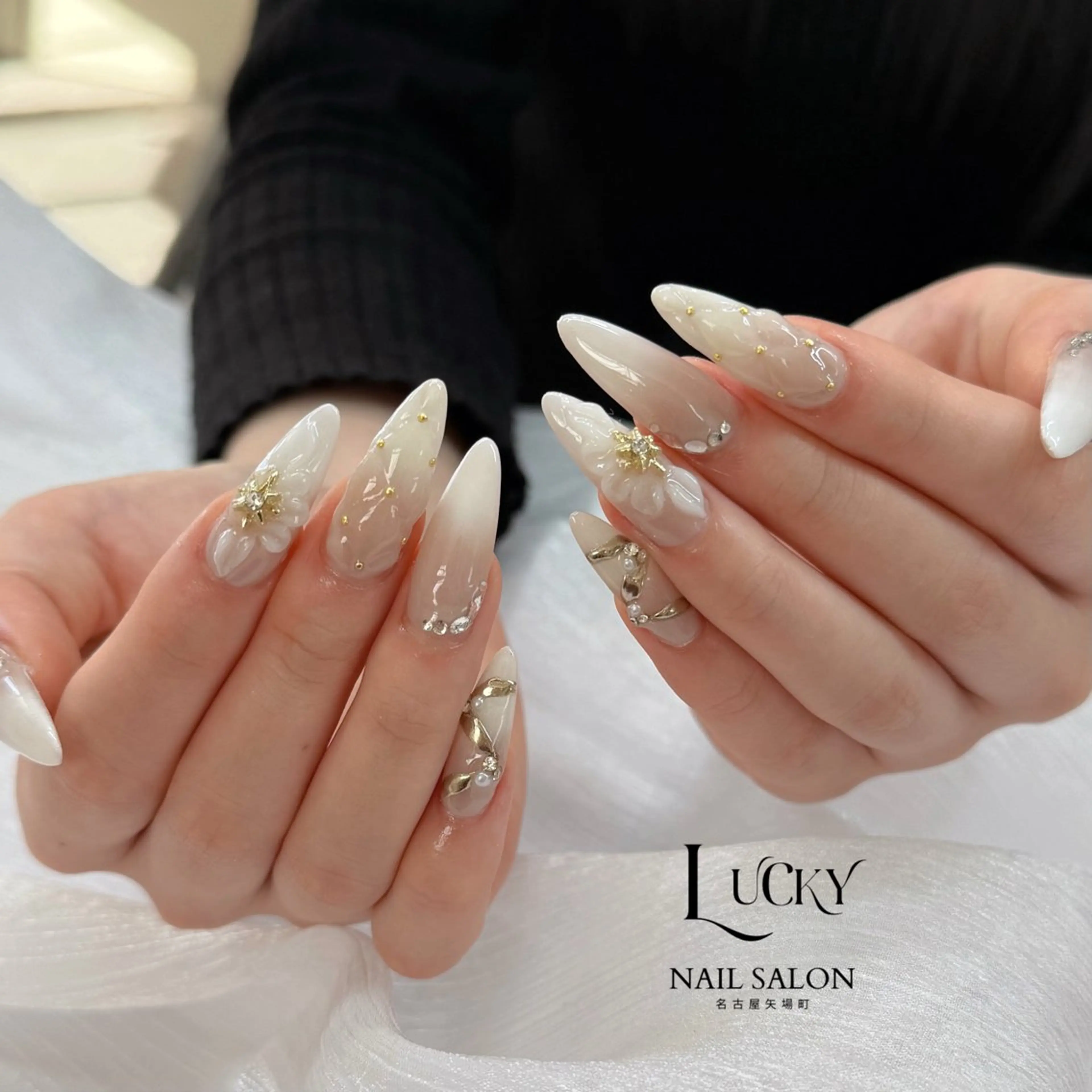 ネイル アートネイル ジェルネイル ロングネイル 持ち込み シンプルネイル ハンドネイル Lucky Nail Salonのネイルデザイン