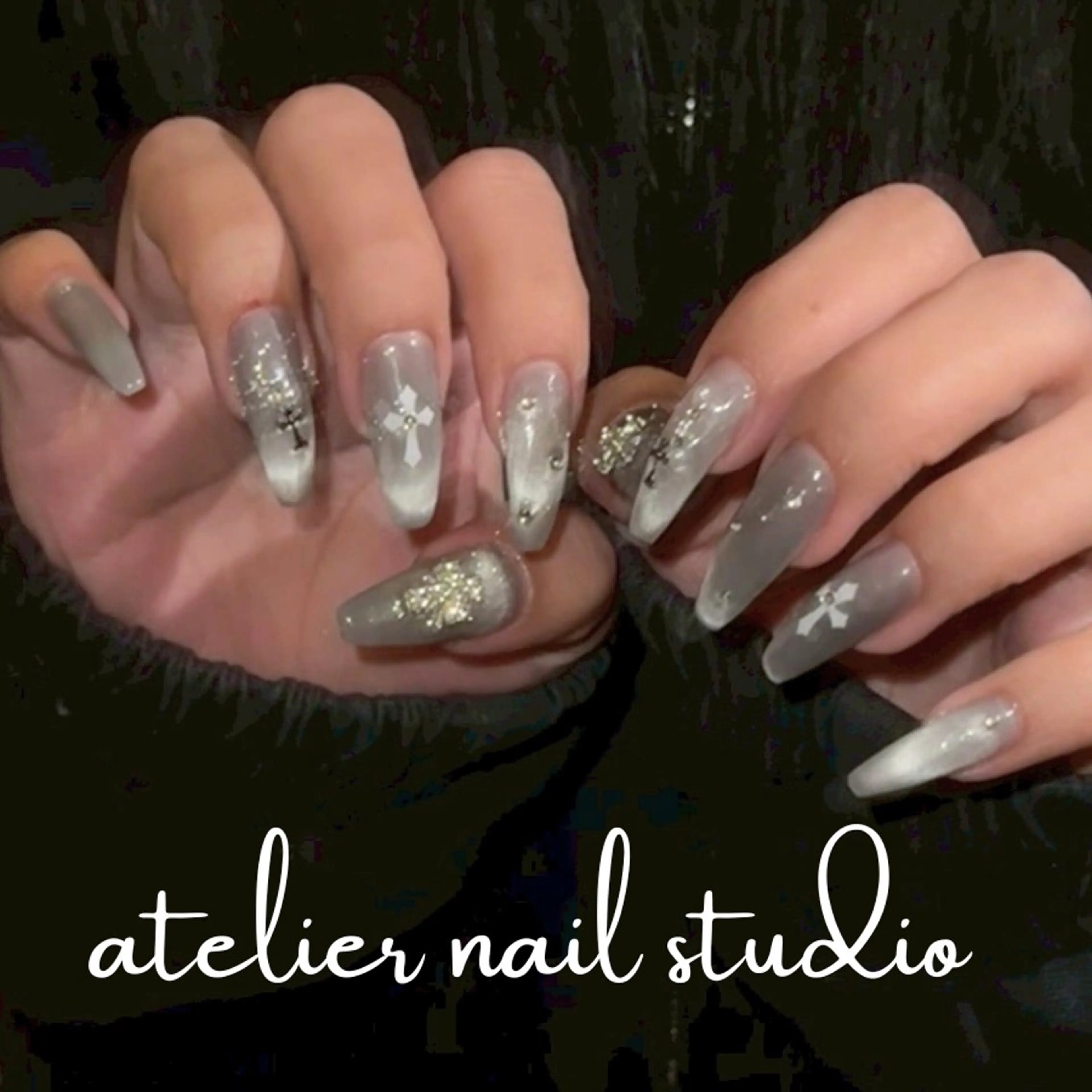 ネイル アートネイル ジェルネイル キラキラネイル パラジェル ワンホンネイル ハンドネイル atelier nailstudioのネイルデザイン