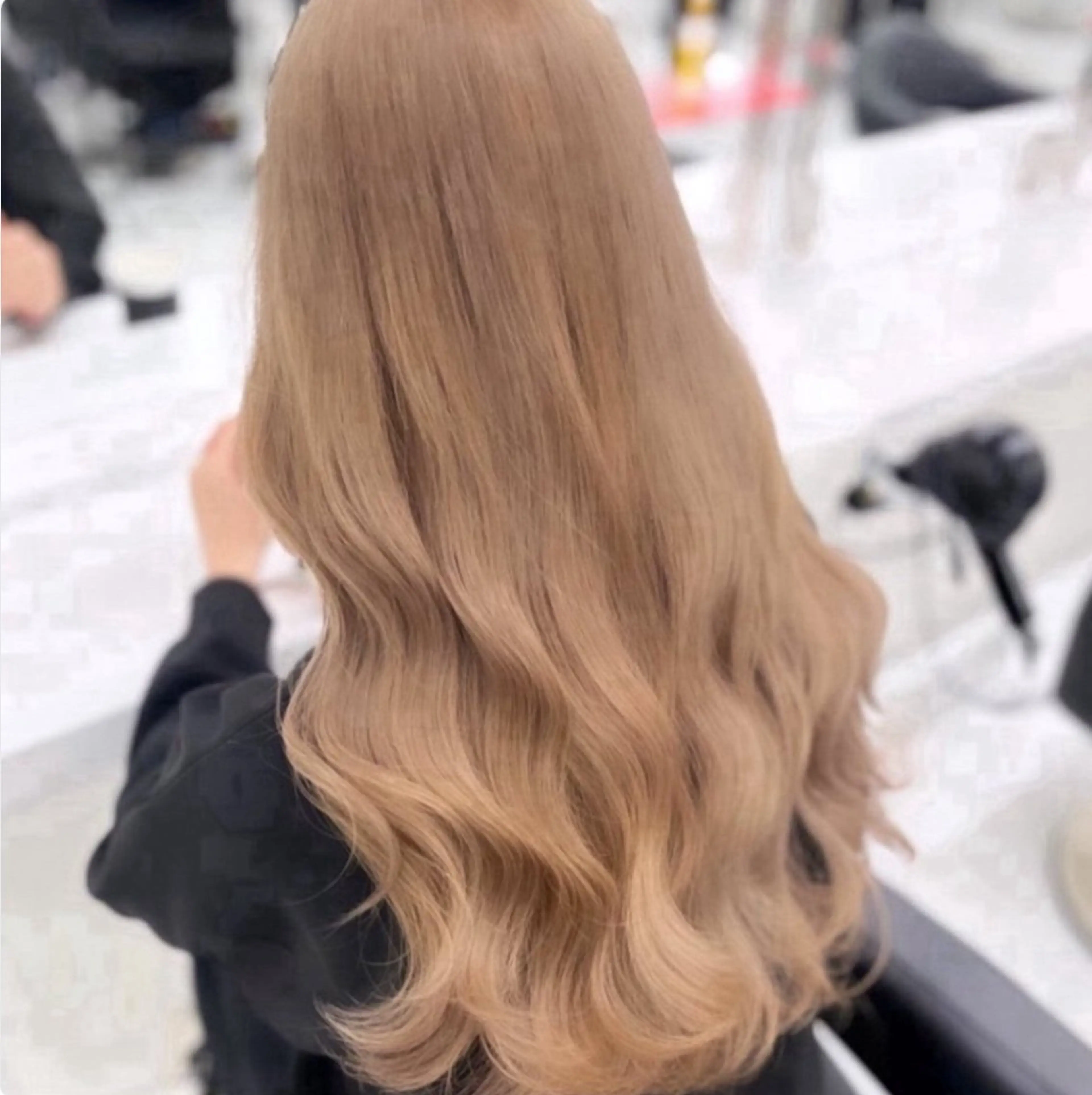 ロング カラー 🫧うる艶トレンド 🫧透明感カラーのヘアスタイル