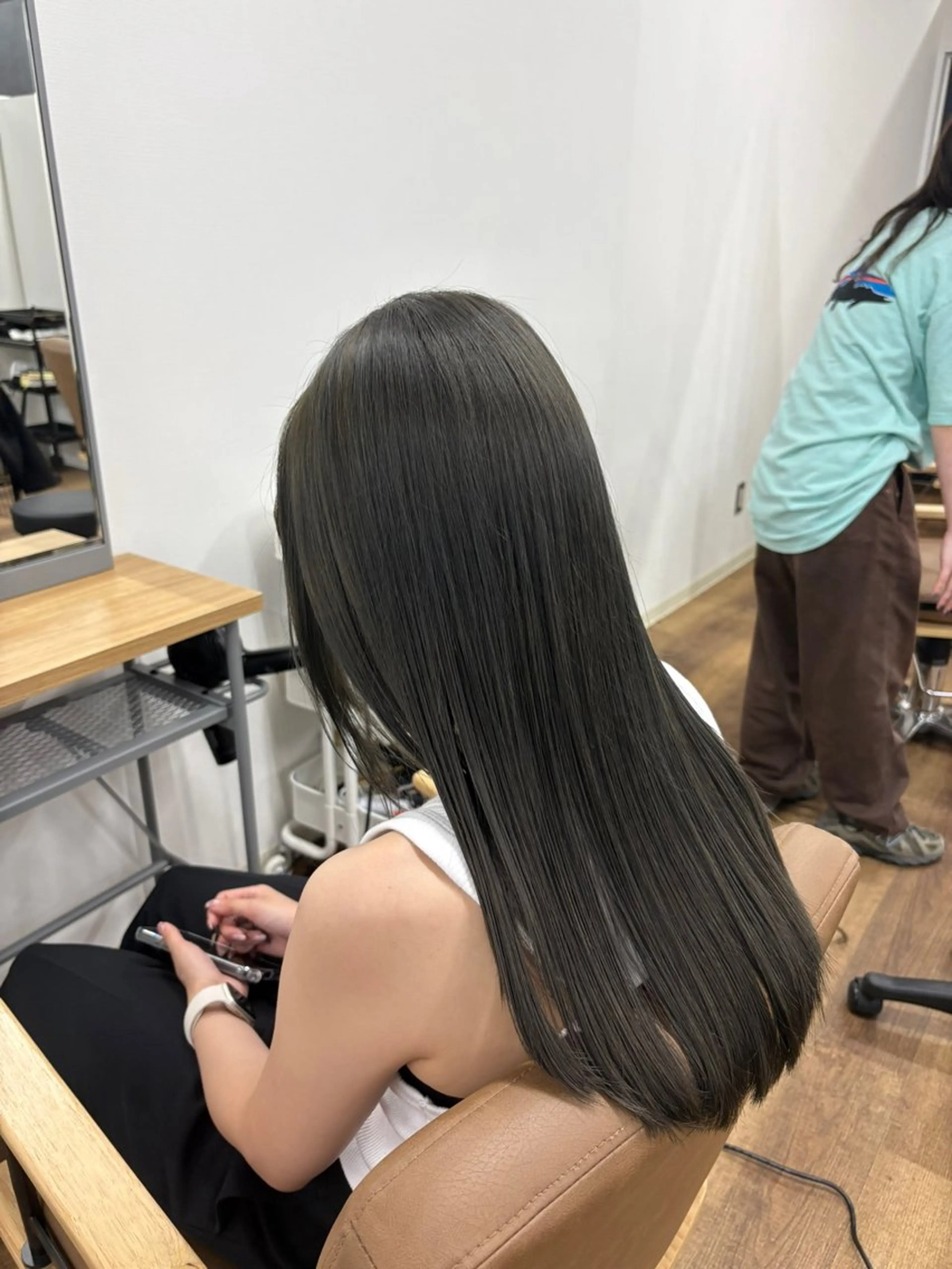 ロング カラー グレージュ オリーブグレージュ オリーブグレー miki-YUCCA -"モデル様募集中"のヘアスタイル