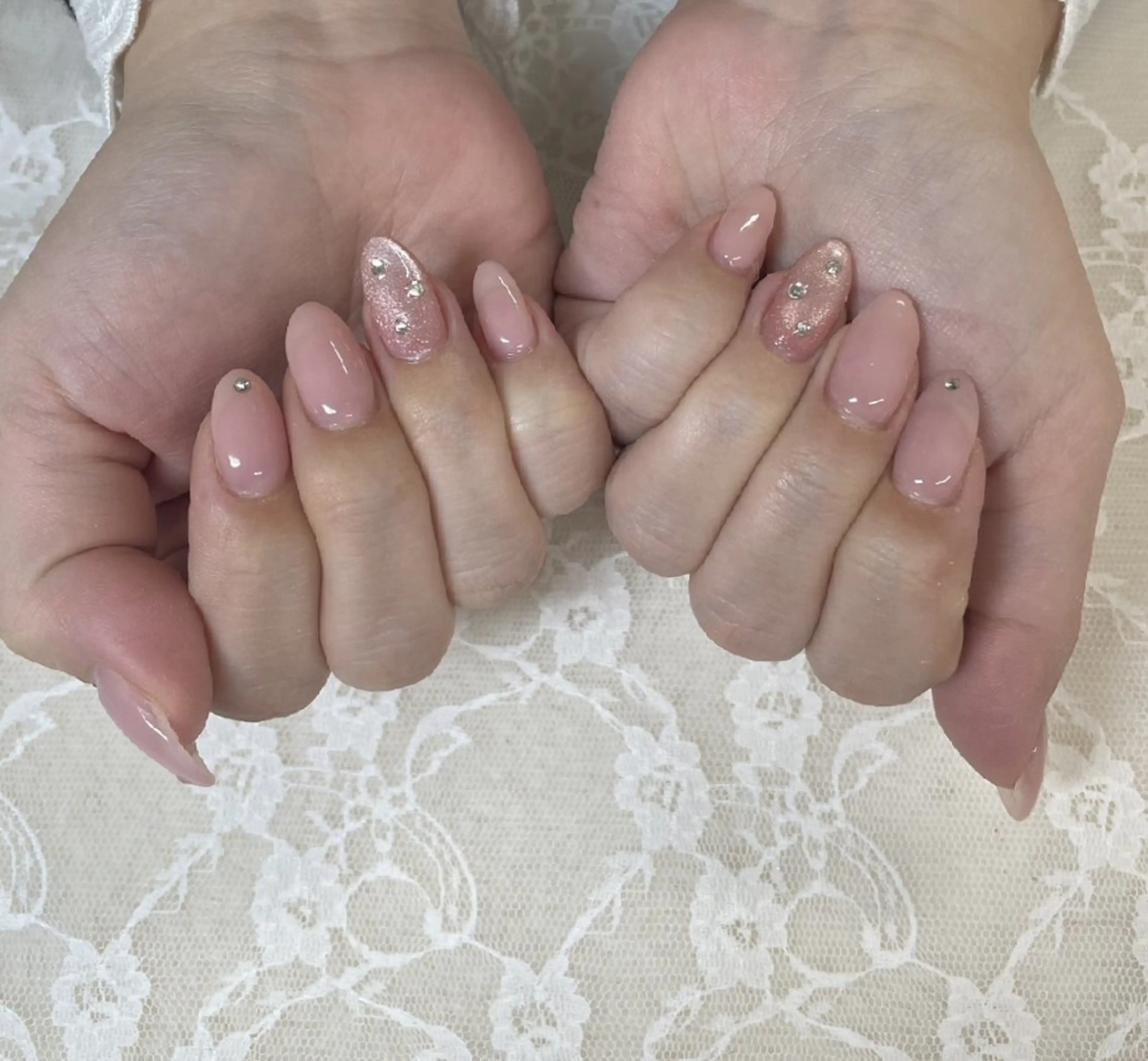 ネイル オフィスネイル ピンク シンプルネイル ワンホンネイル ハンドネイル ハンドケア 心斎橋Salon Epokkuのネイルデザイン