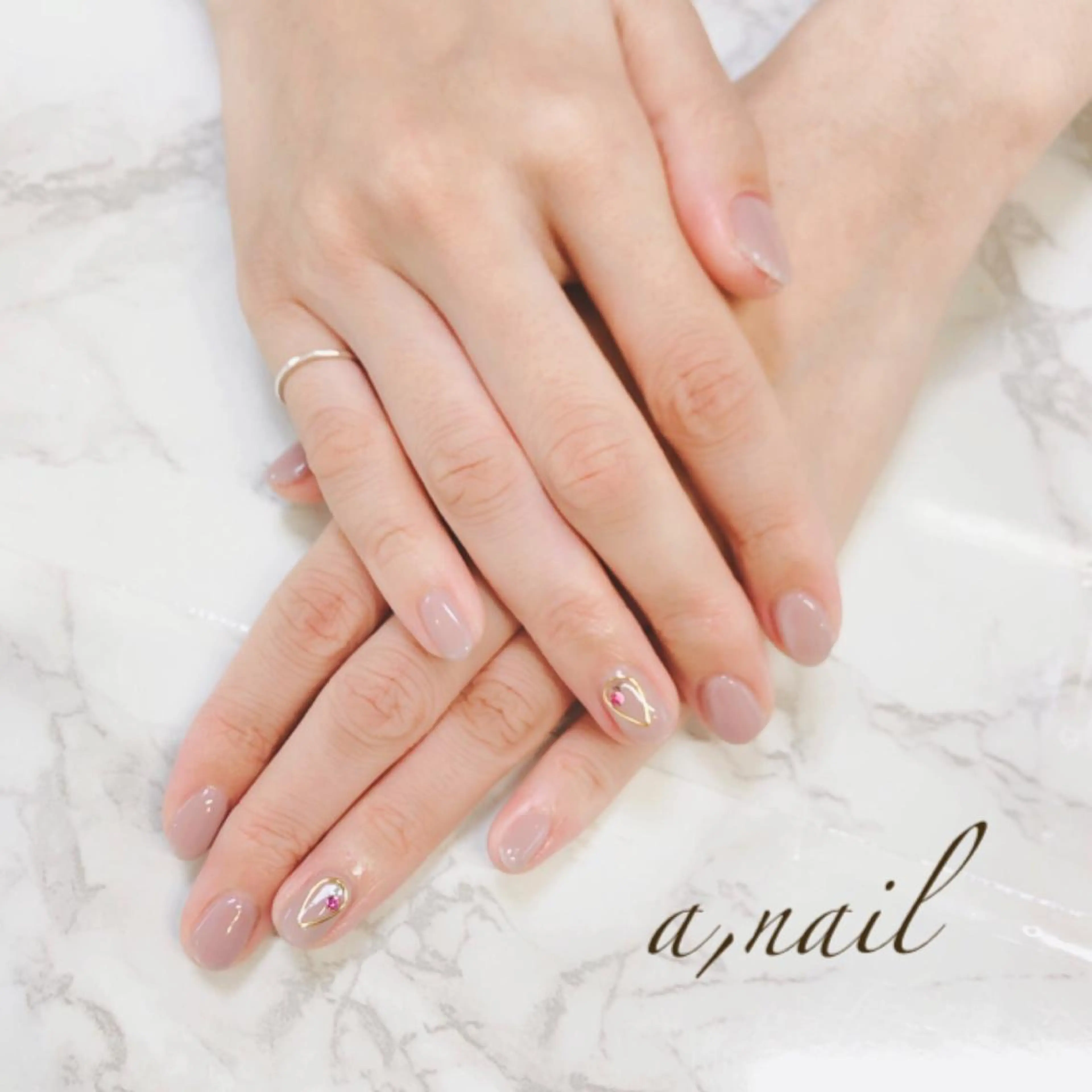 ネイル フットネイル ジェルネイル グラデーション ラメ(グリッター) ラメグラデーション ハンドネイル ネイルサロン エーネイルのネイルデザイン