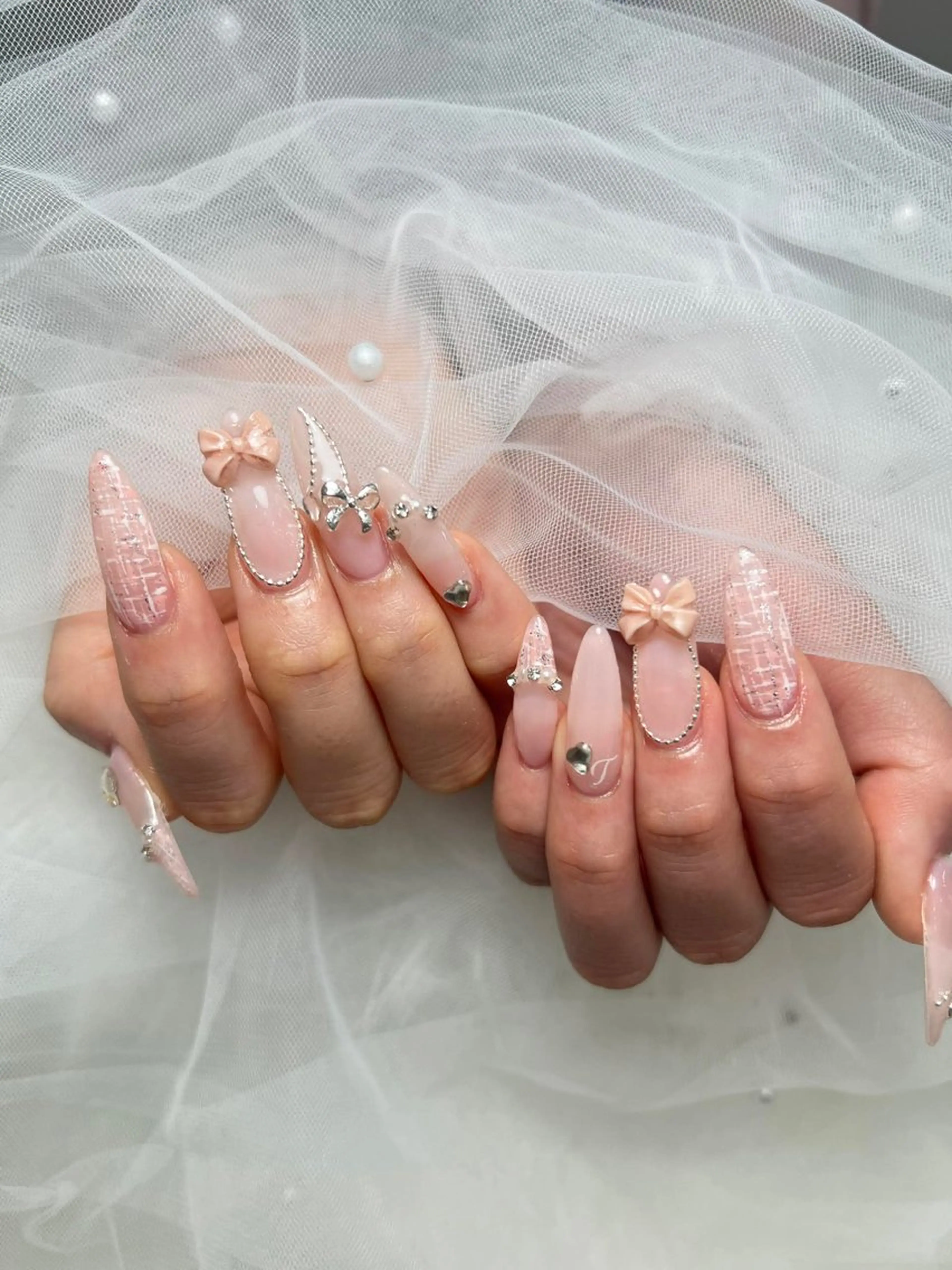 ネイル アートネイル オーロラネイル チークネイル 長さ出し フットネイル ハンドネイル フットネイル ハンドケア Noiranail_ studio川越西口のネイルデザイン