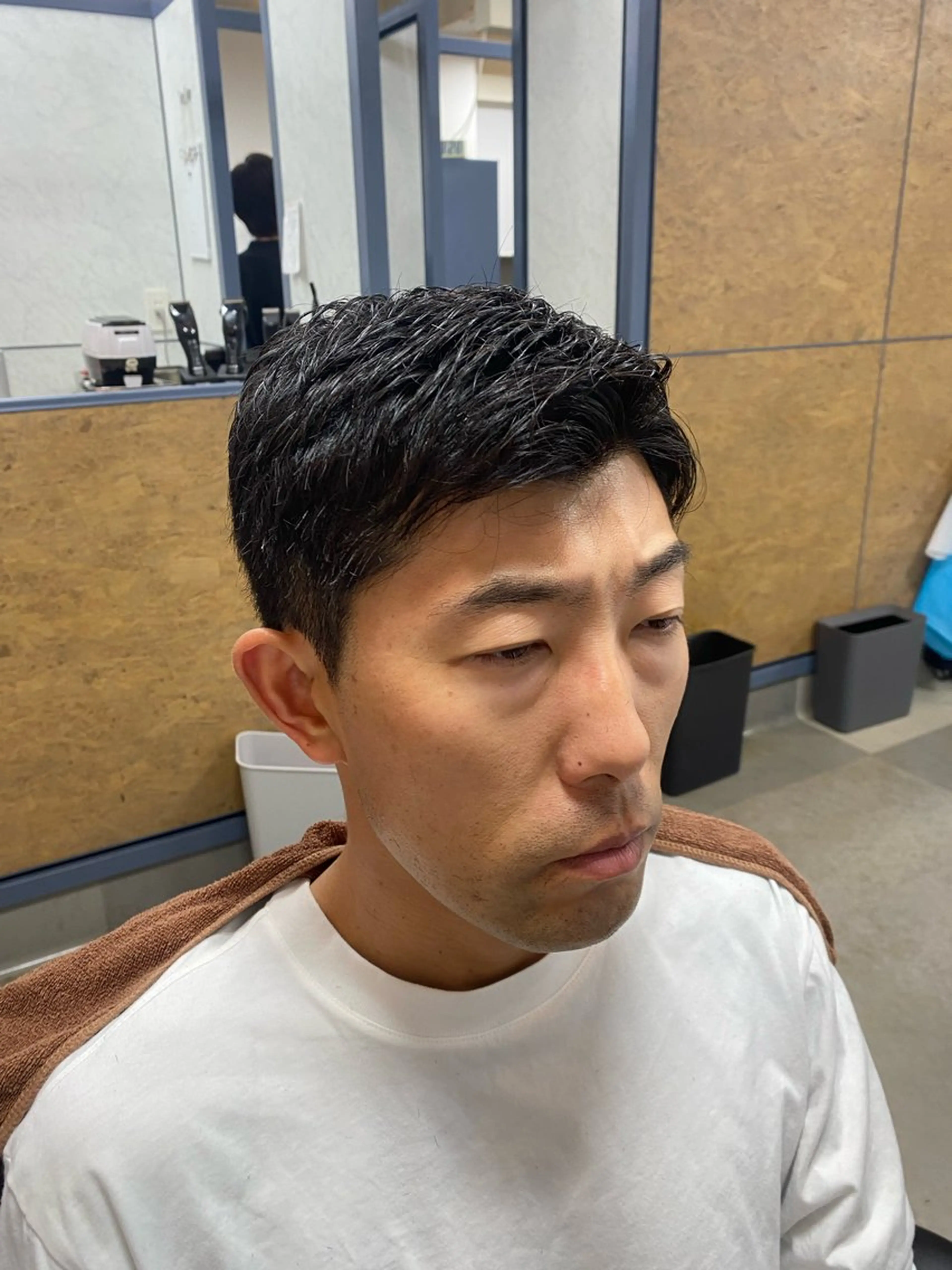 ミディアム 湯浅 俊貴のヘアスタイル