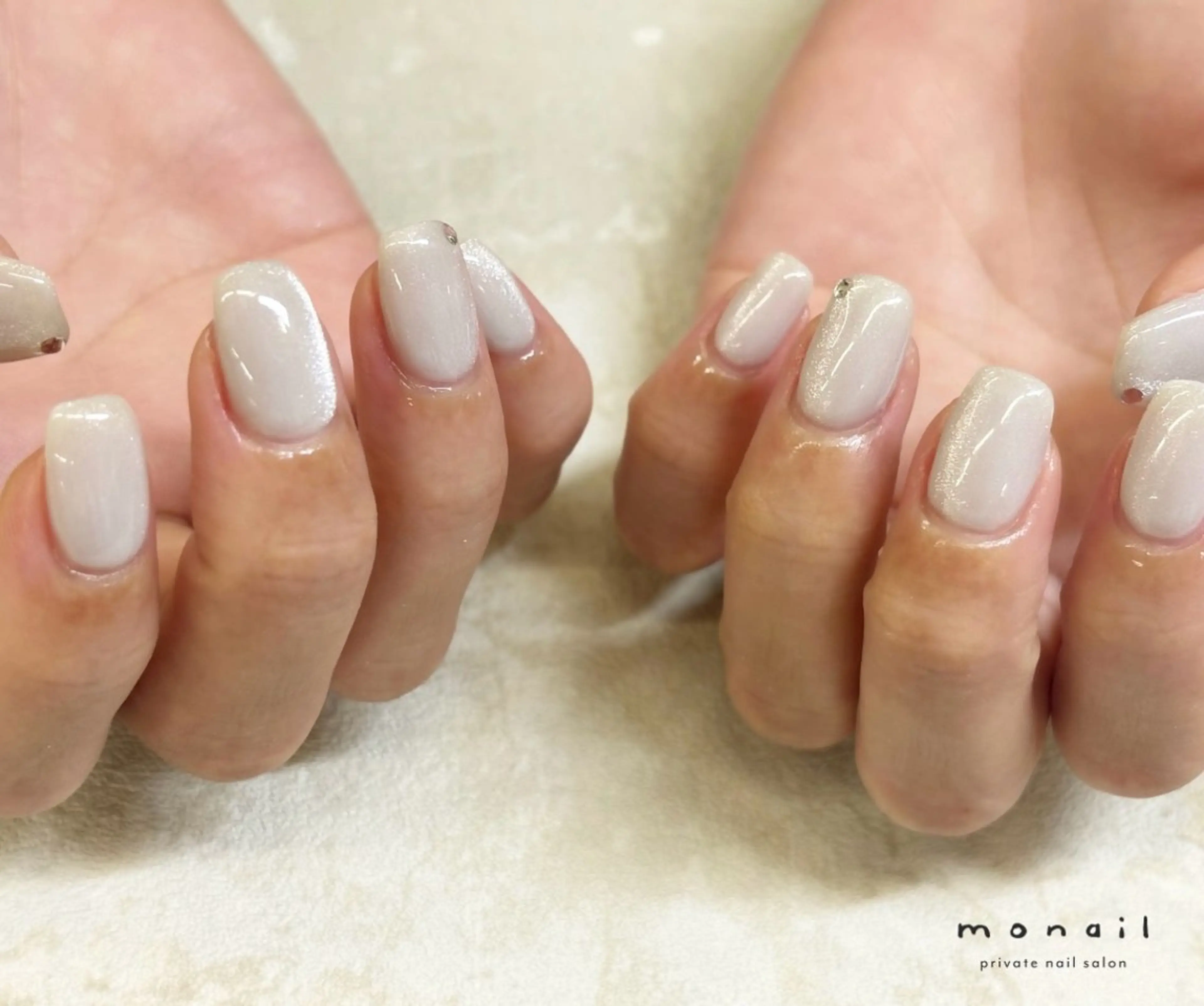 ネイル マグネットネイル ホワイト ハンドネイル private  nail monail所属・nail salon monailのネイルデザイン