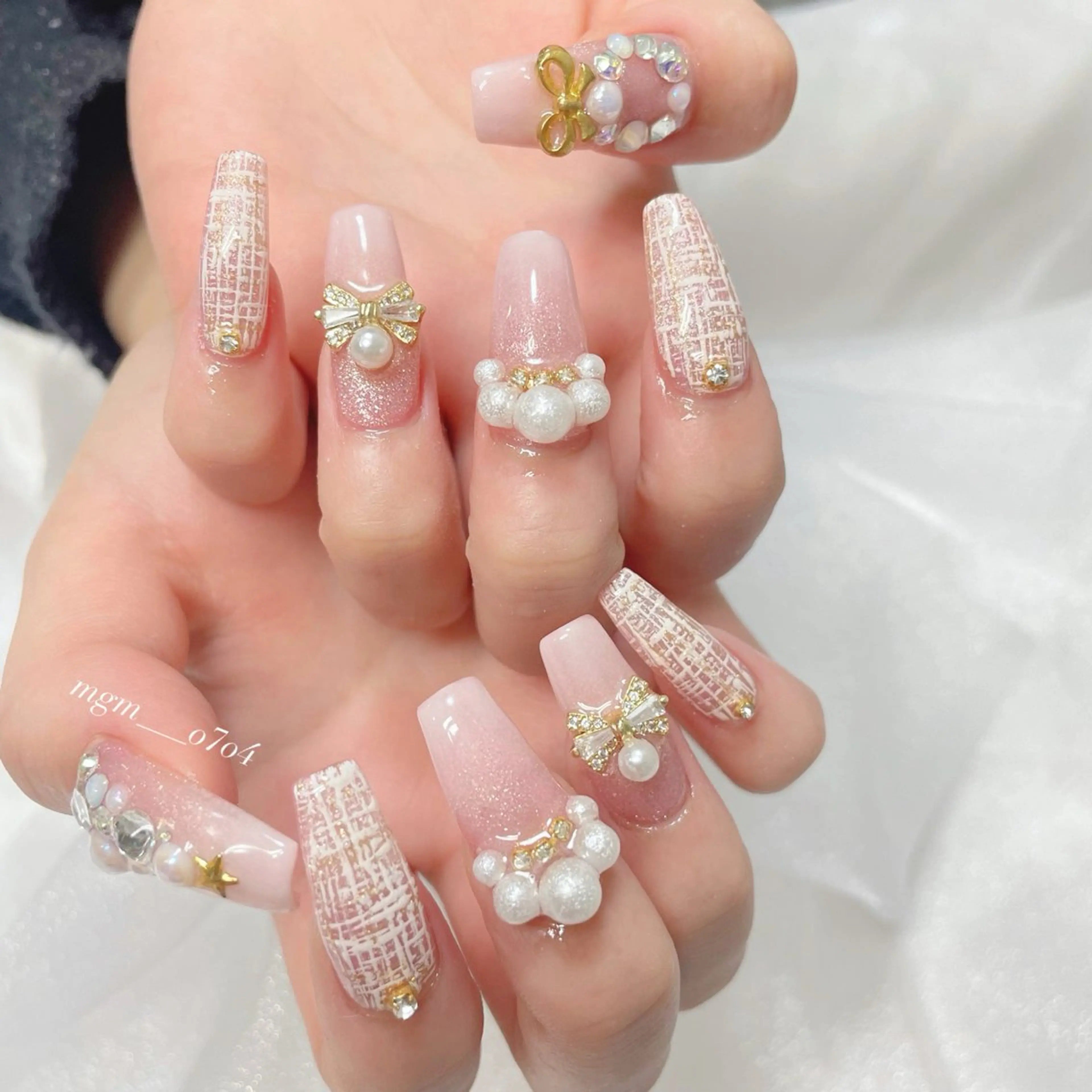 ネイル ハンドネイル ハンドケア MoON...❤︎ MeGuのネイルデザイン