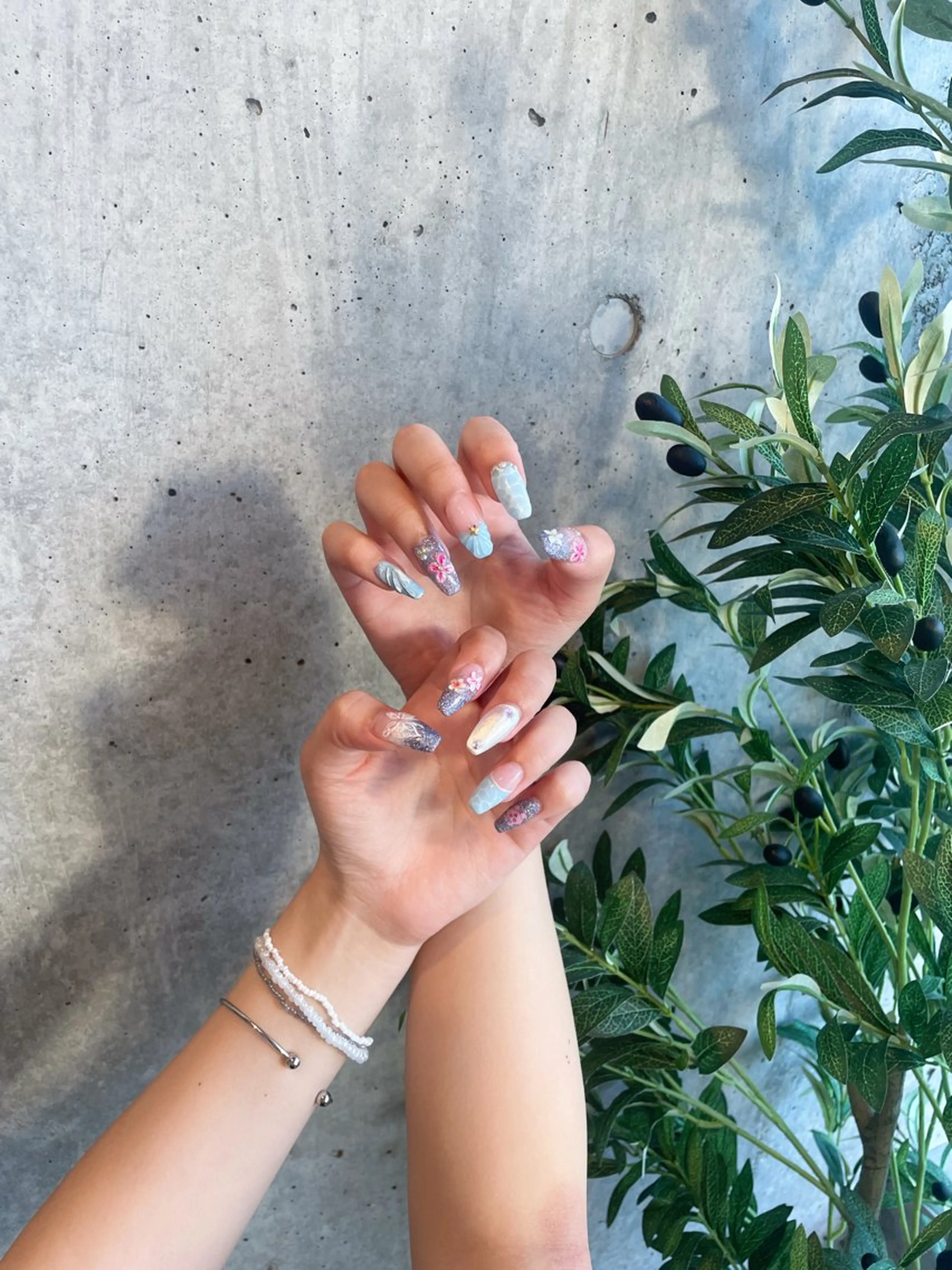 オフなし💅 ハンド4本アートし放題コース✨甘皮ケア込！の写真