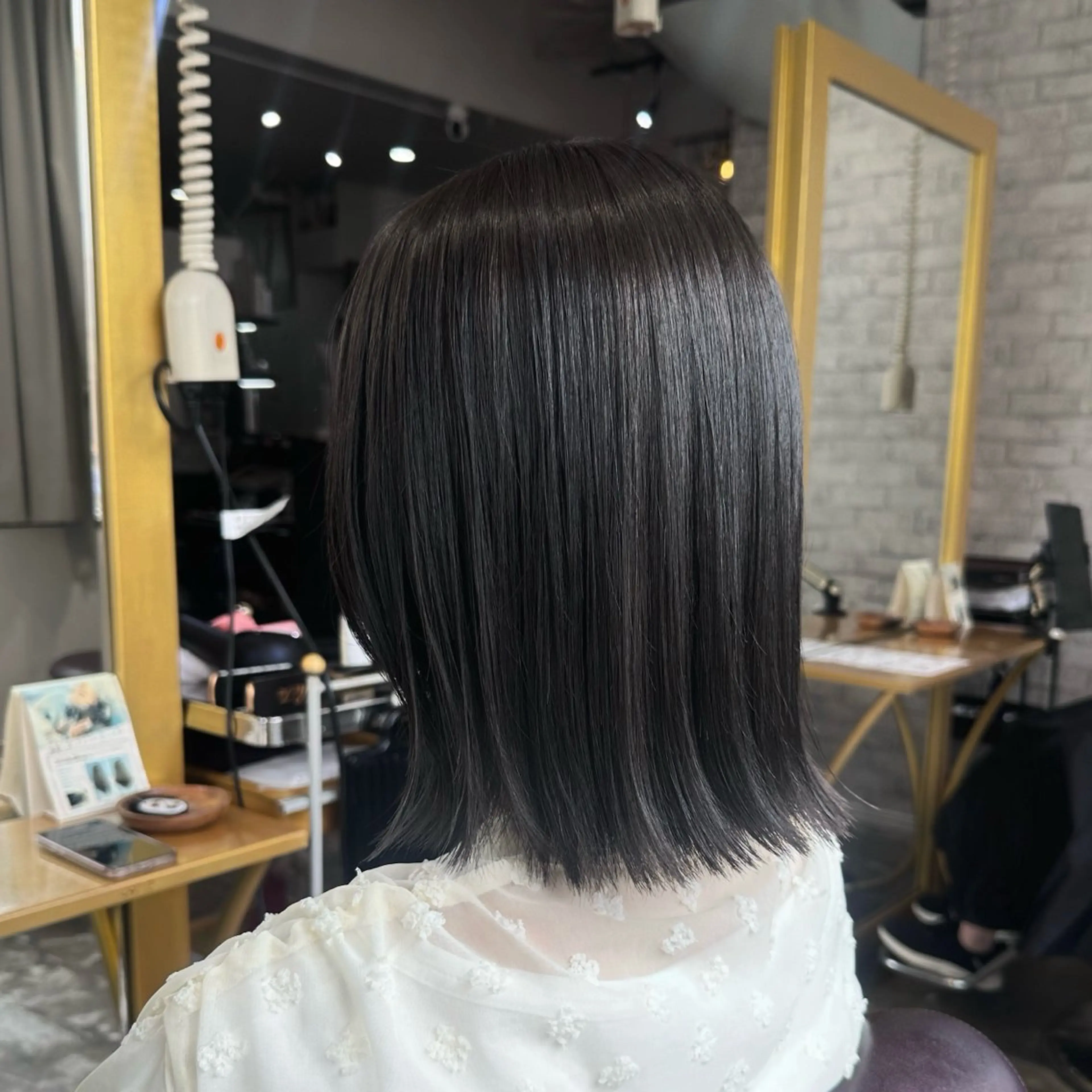 ミディアム カラー グレージュ カット ヘアカラー トリートメント Saki💛心斎橋 レイヤー/艶髪のヘアスタイル
