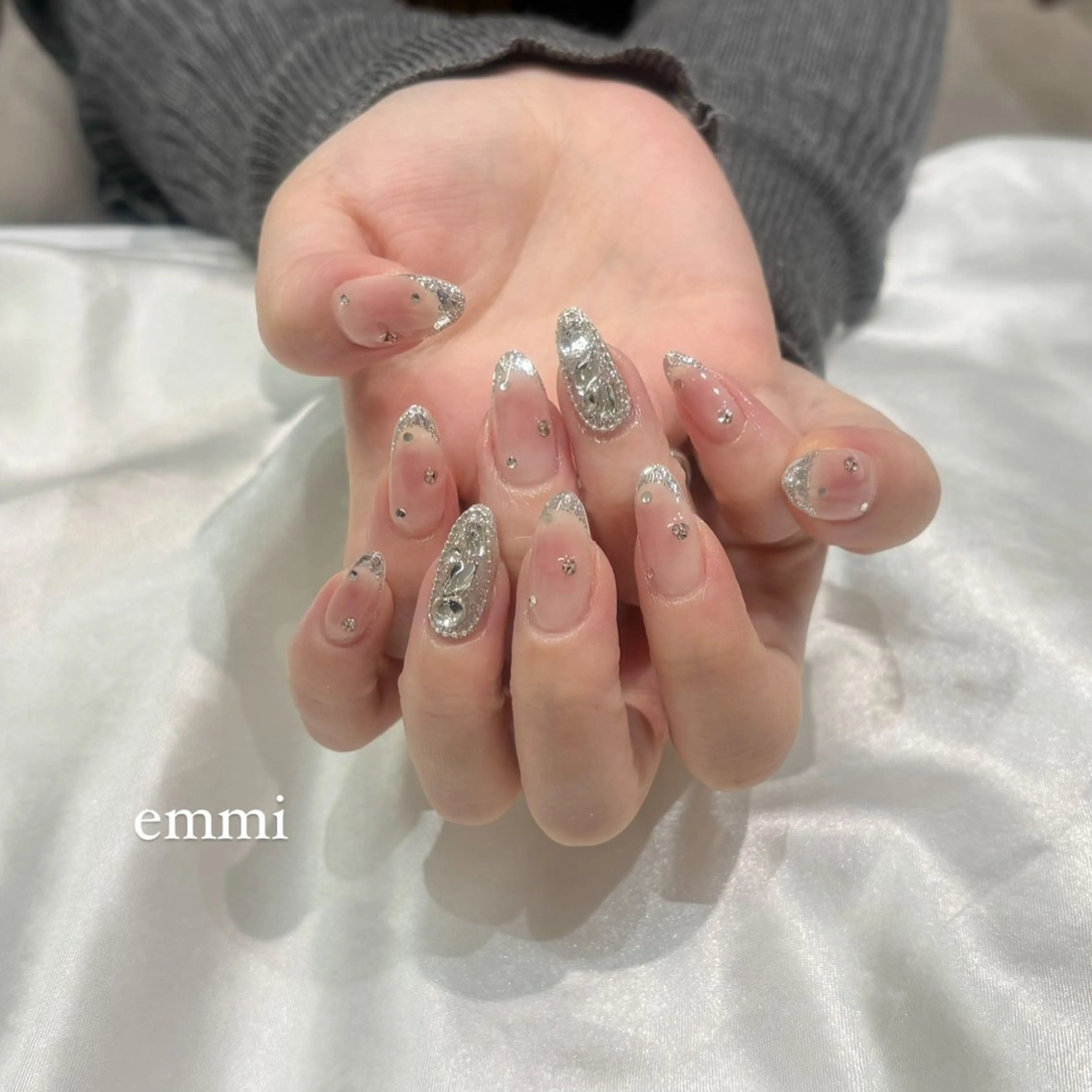 ネイル チークネイル 氷ネイル・うるうるネイル ハンドネイル emmi nailのネイルデザイン
