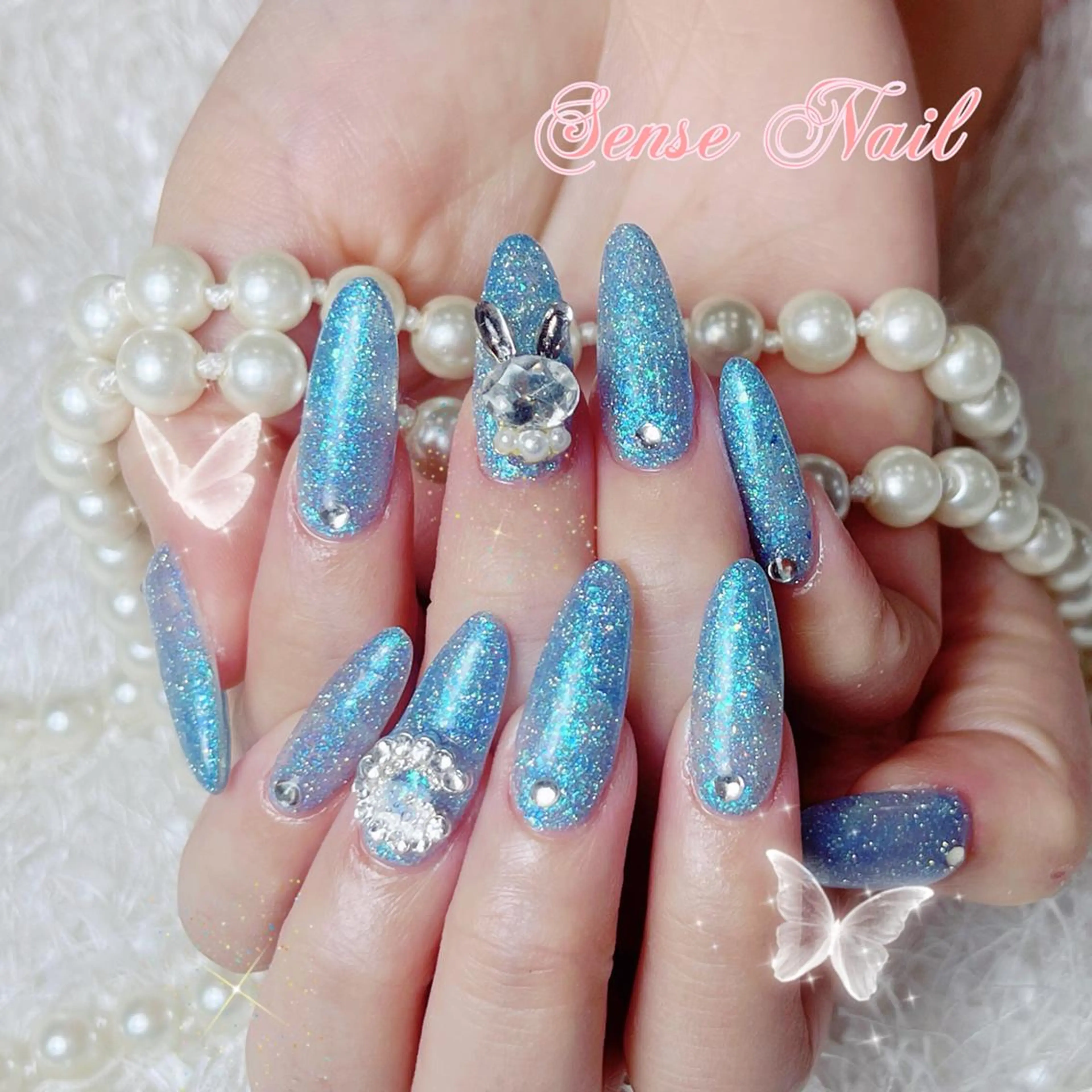 ネイル Queenie 🦋のネイルデザイン