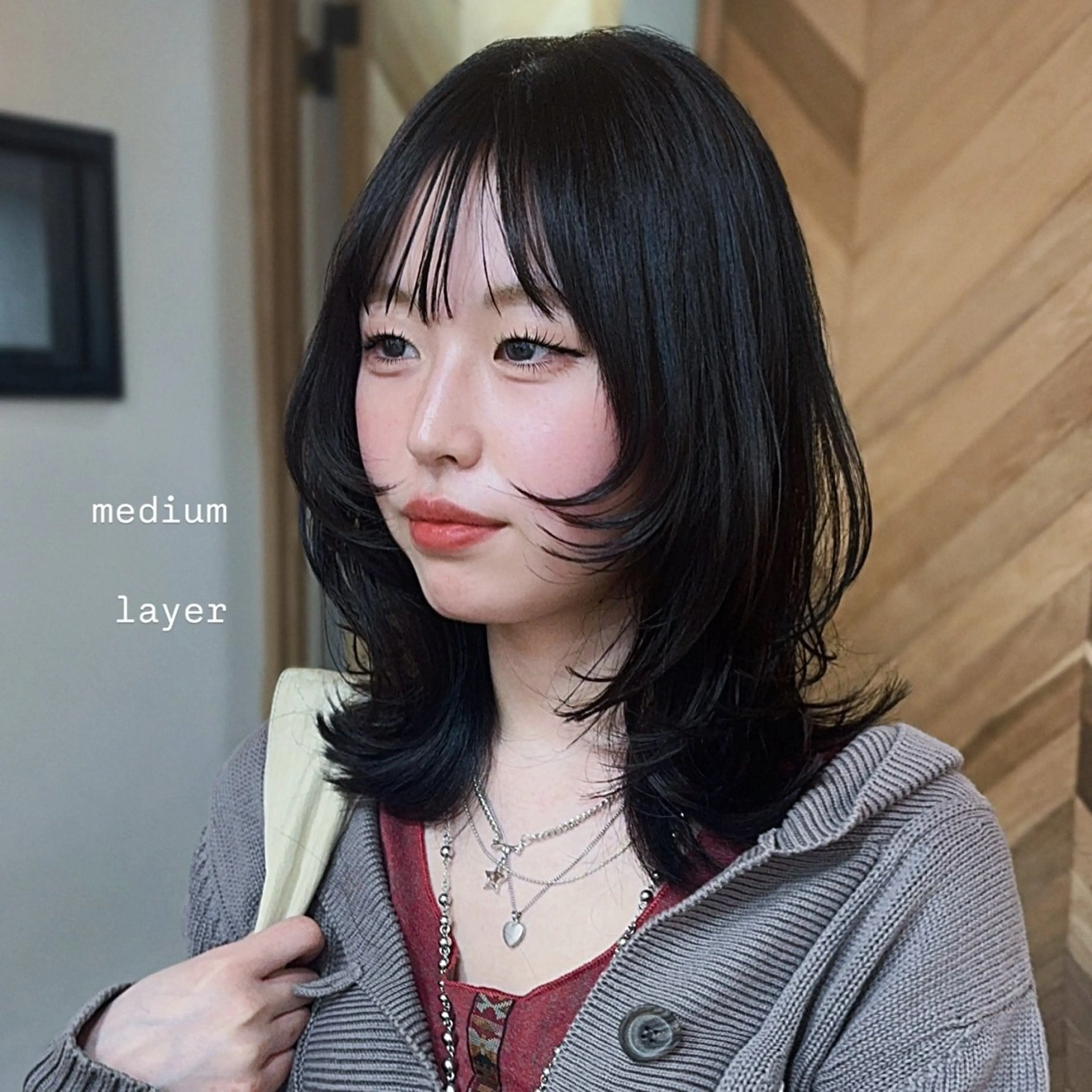 ミディアム カラー 顔周りカット レイヤーカット ウルフカット Pocket仙台 💚モエリのヘアスタイル