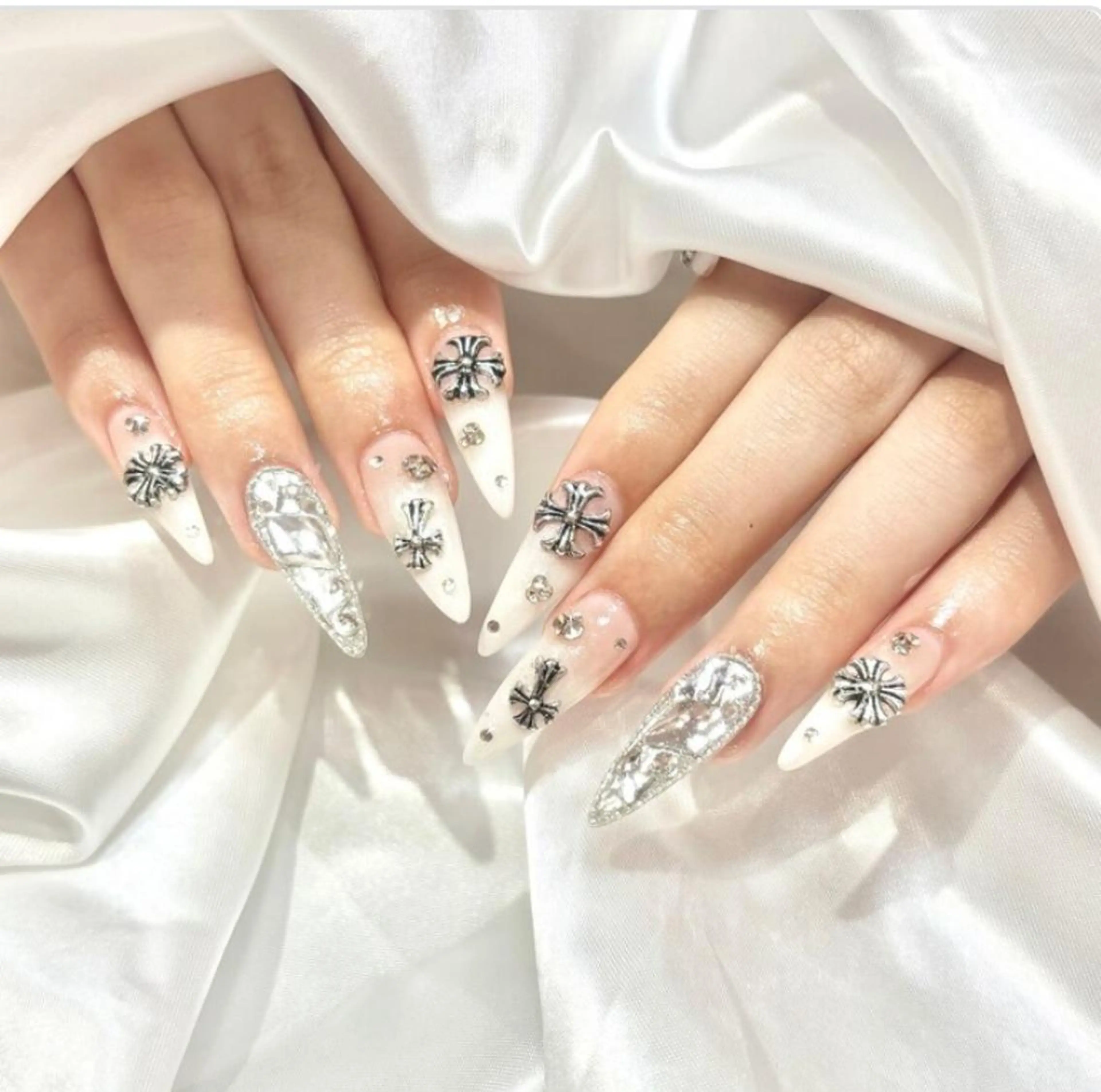 ネイル WISTERIA yunaのネイルデザイン