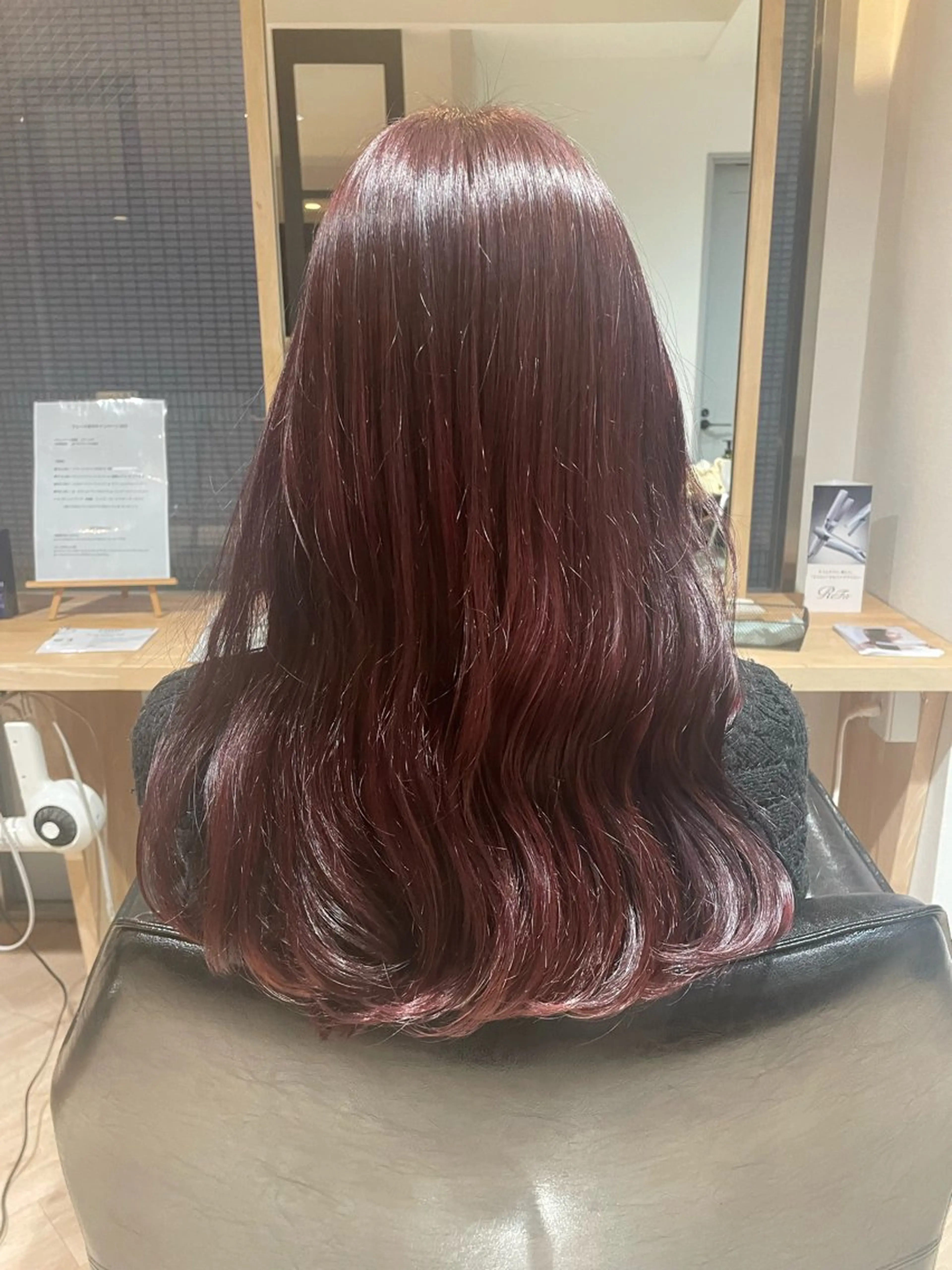 カラー 小西 優萌のヘアスタイル