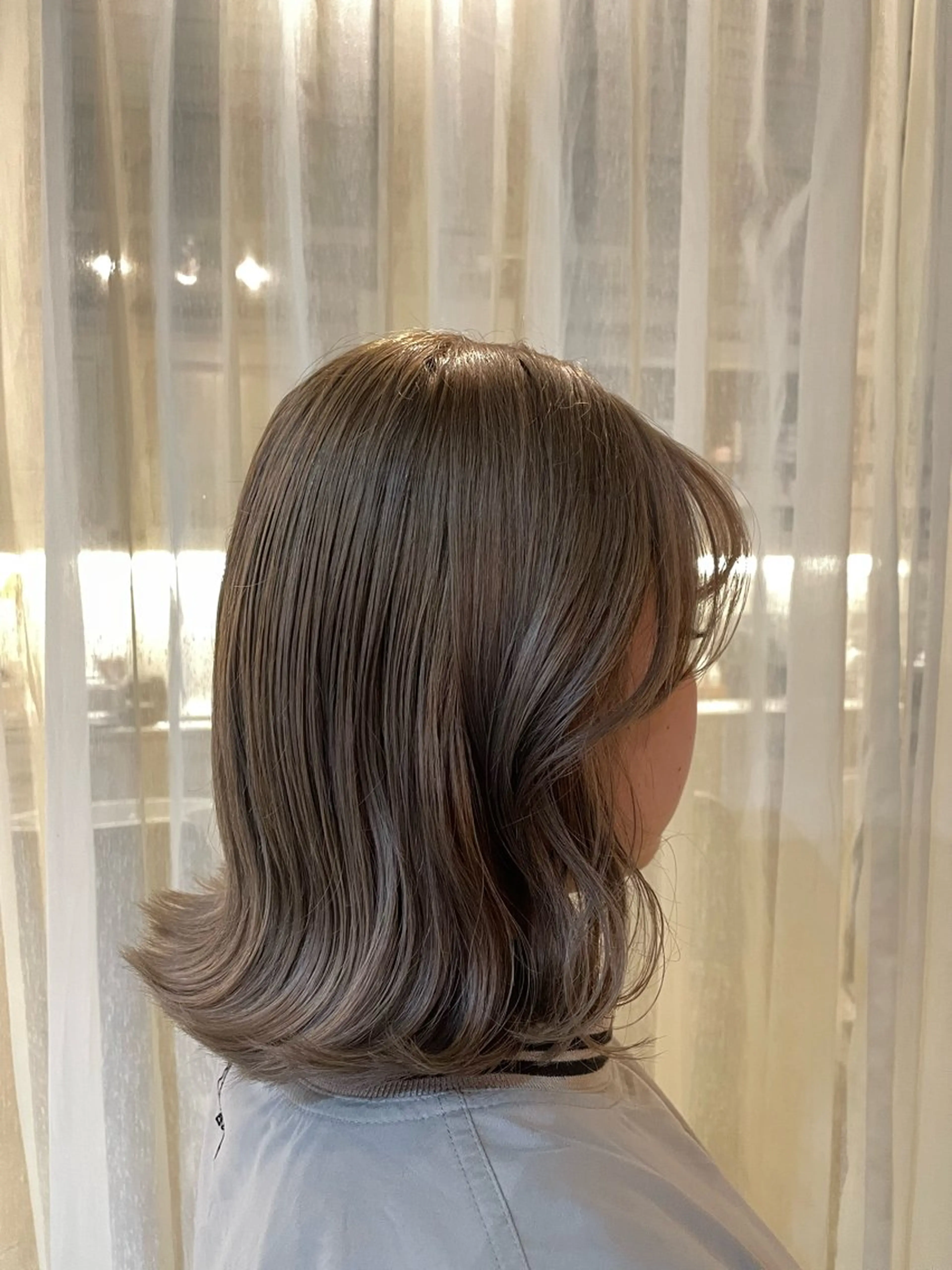 ミディアム 藤原 百花のヘアスタイル