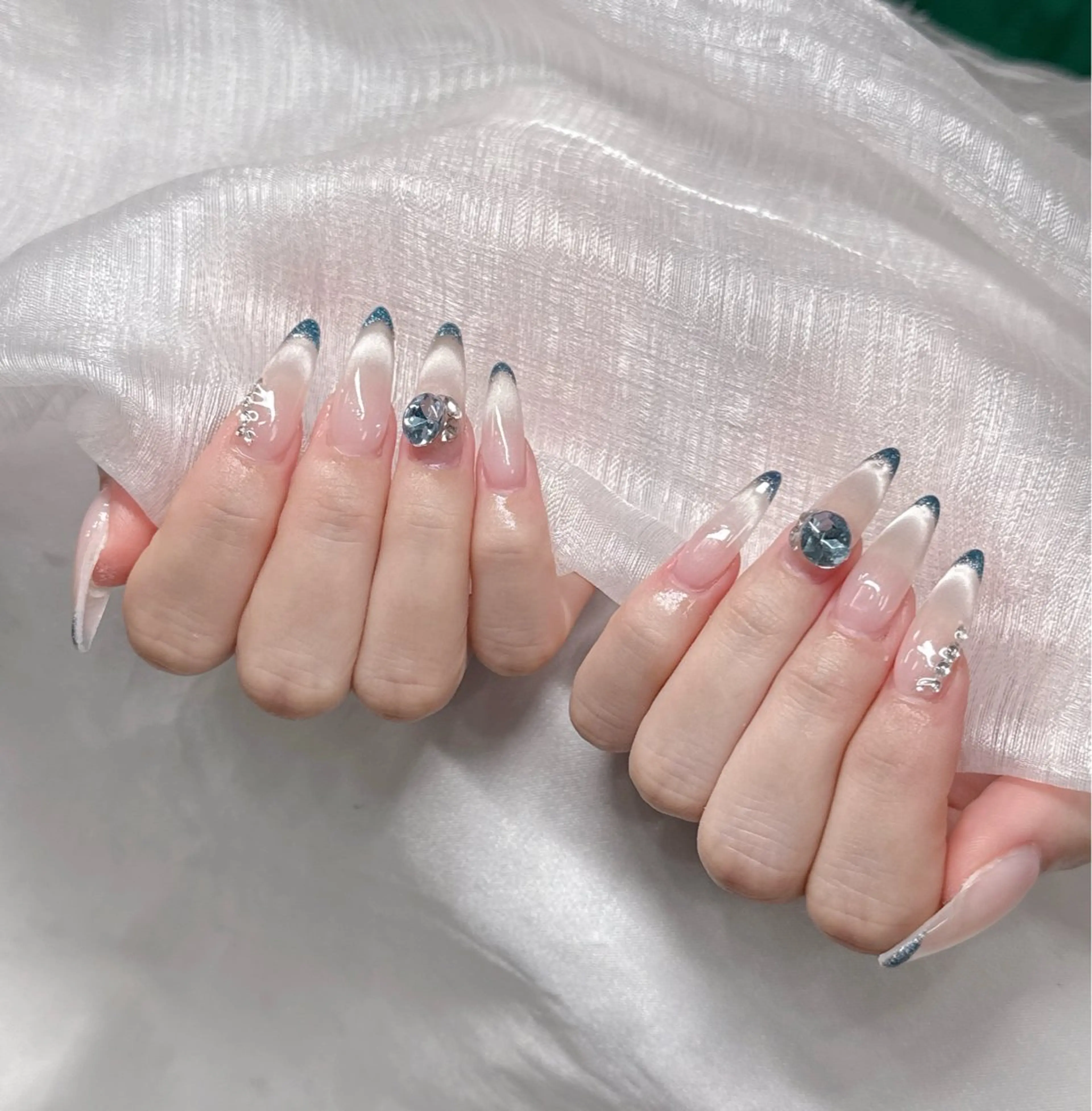 ネイル オーロラネイル チークネイル 長さ出し フットネイル フレンチネイル ハンドネイル Lee Ainのネイルデザイン