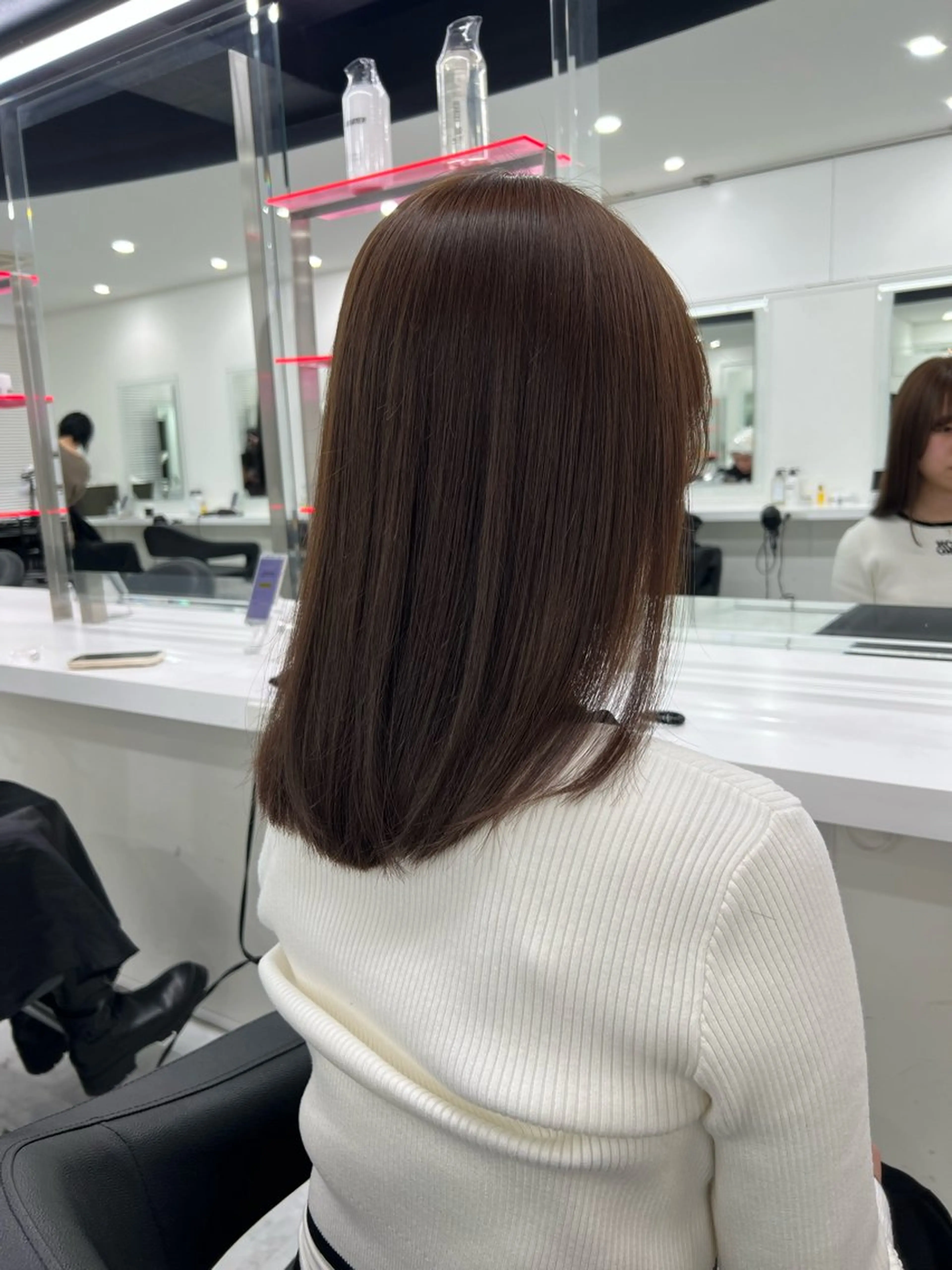 ミディアム カラー 透明感カラー🫧 レイヤーカットのヘアスタイル