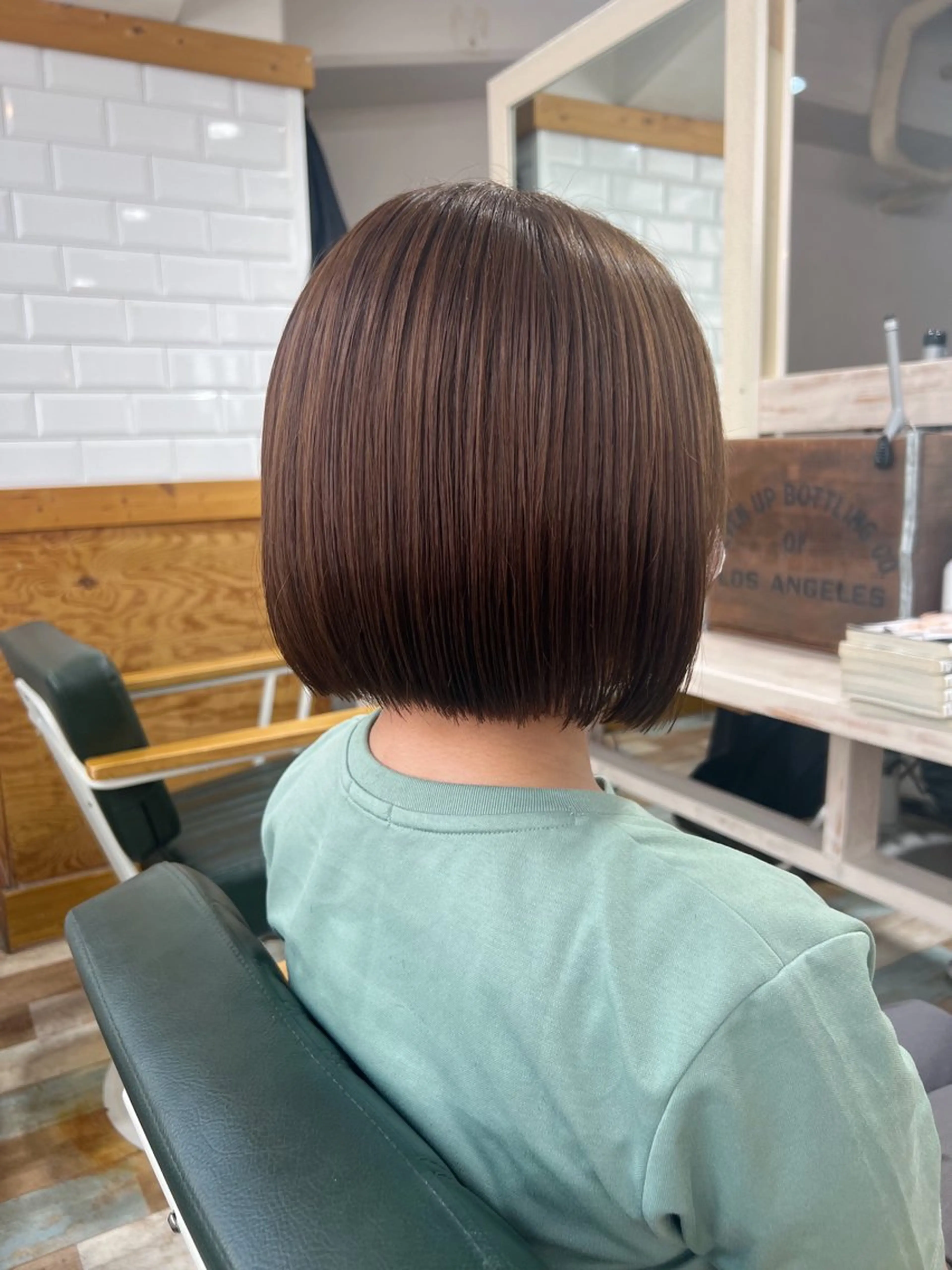 ショート カラー デザインカラー イヤリングカラー ハイライトカラー ボブ 顔周りカット カット 縮毛矯正 トリートメント KANA/ボブ/ インナーカラー/艶髪のヘアスタイル