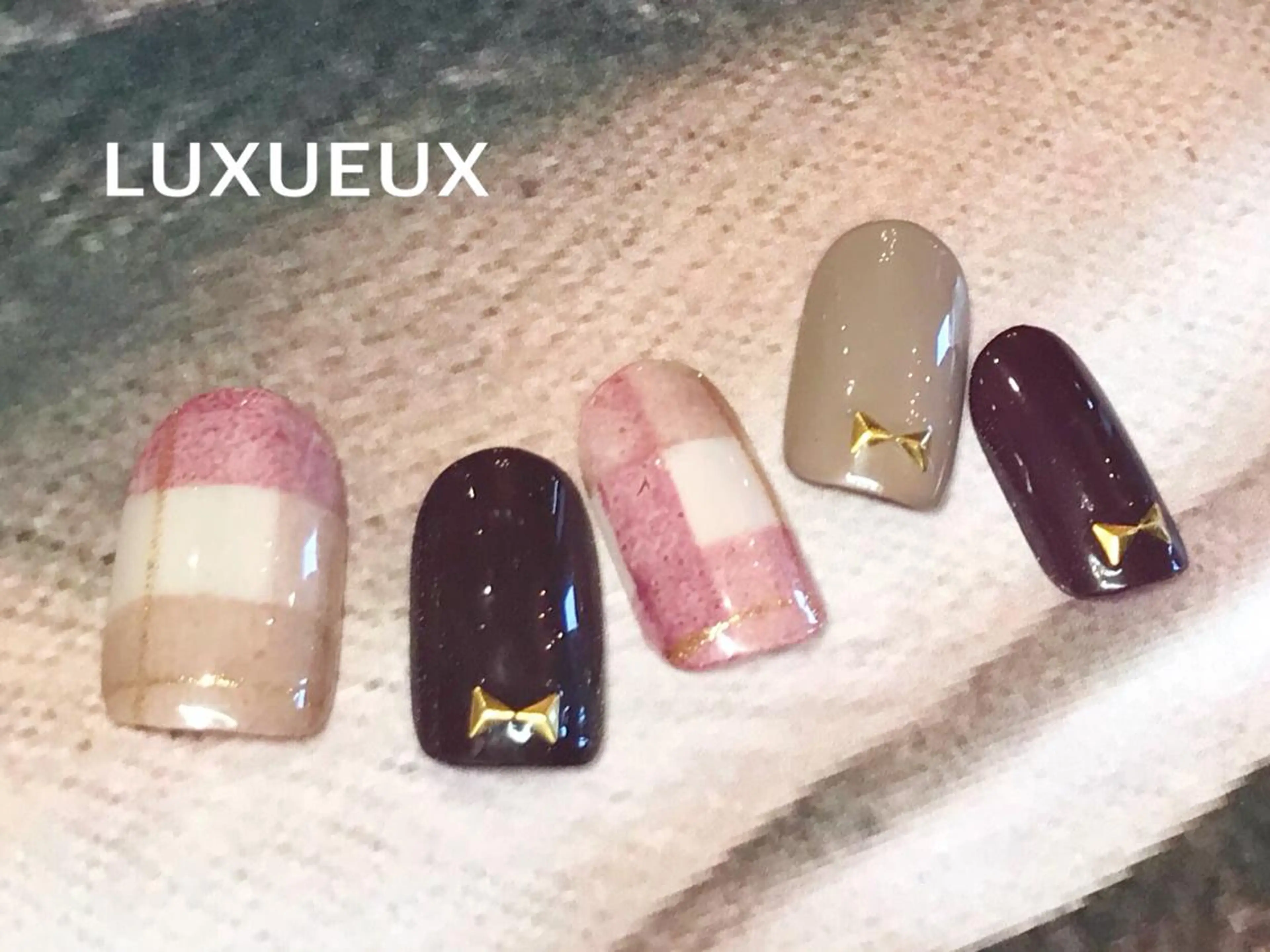 ネイル LUXUEUX春日店 (ルクソー)のネイルデザイン