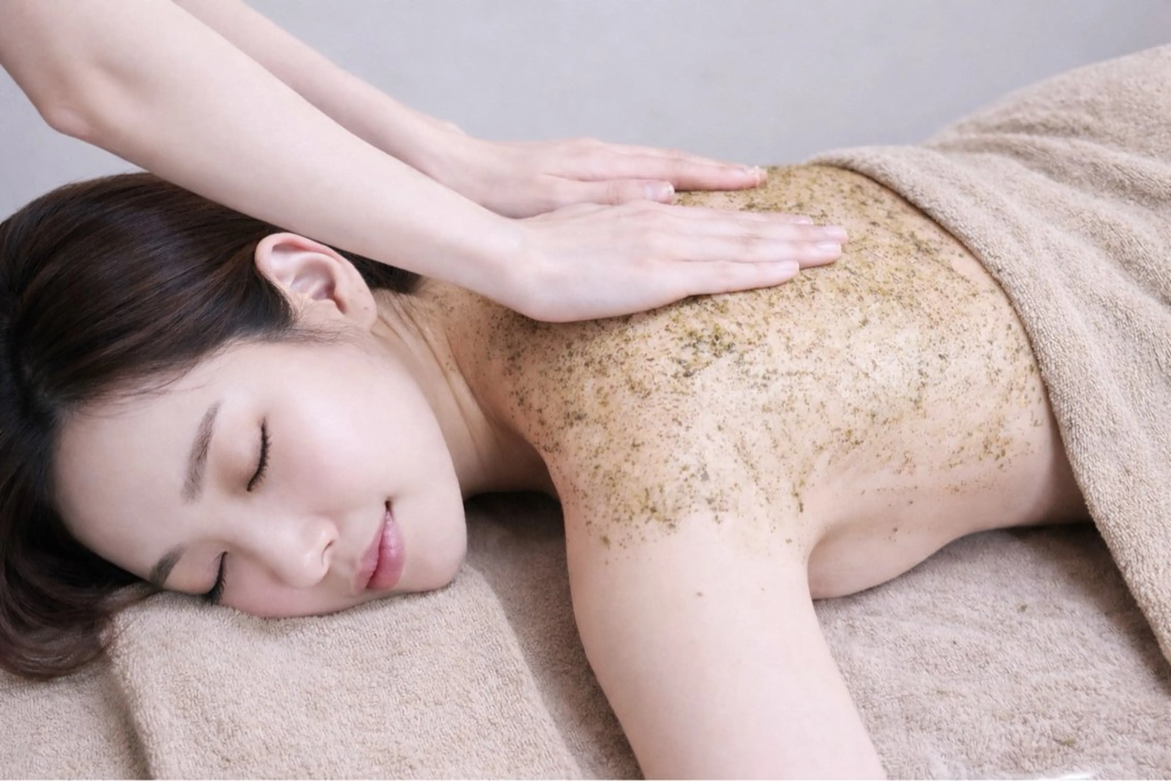 エステ 芯美-shinbi-所属・毛穴・ニキビケア ¦肌質改善¦EMIのエステ・リラクイメージ