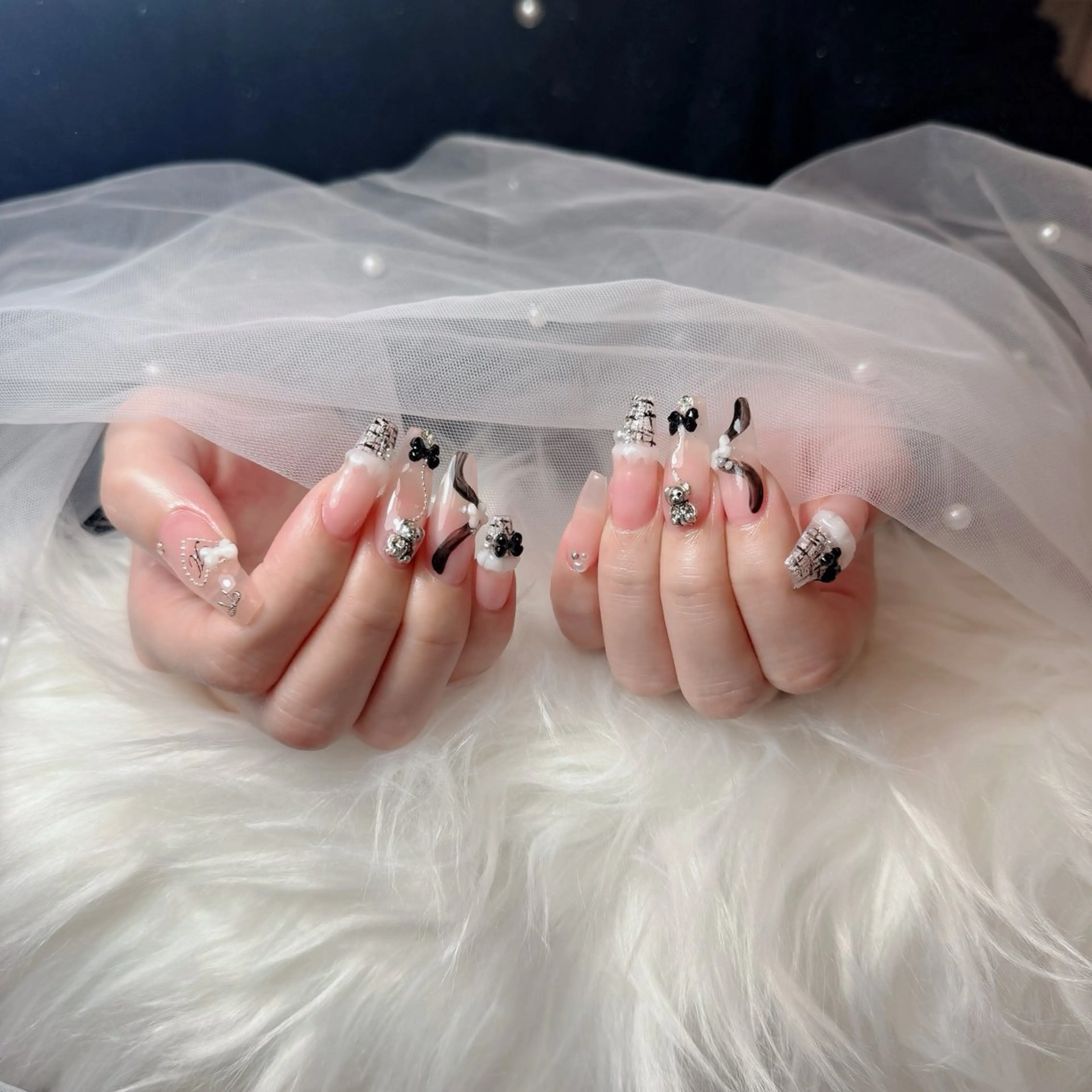 ネイル チークネイル フレンチネイル グラデーション 韓国ネイル マグネットネイル Hana Nailのネイルデザイン