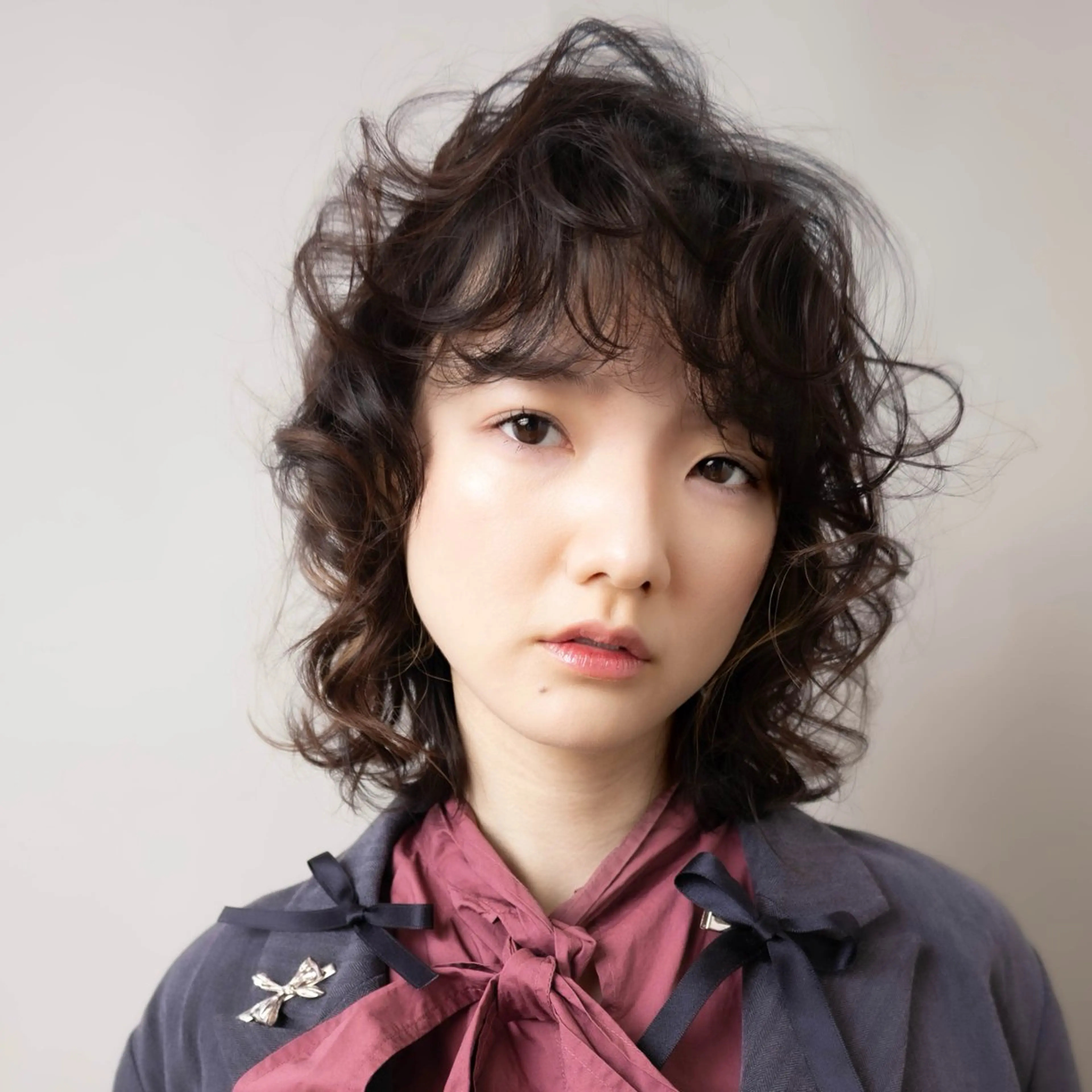 ミディアム パーマ カット 透明感カラー×レイヤ ー🧊横田 冴のヘアスタイル