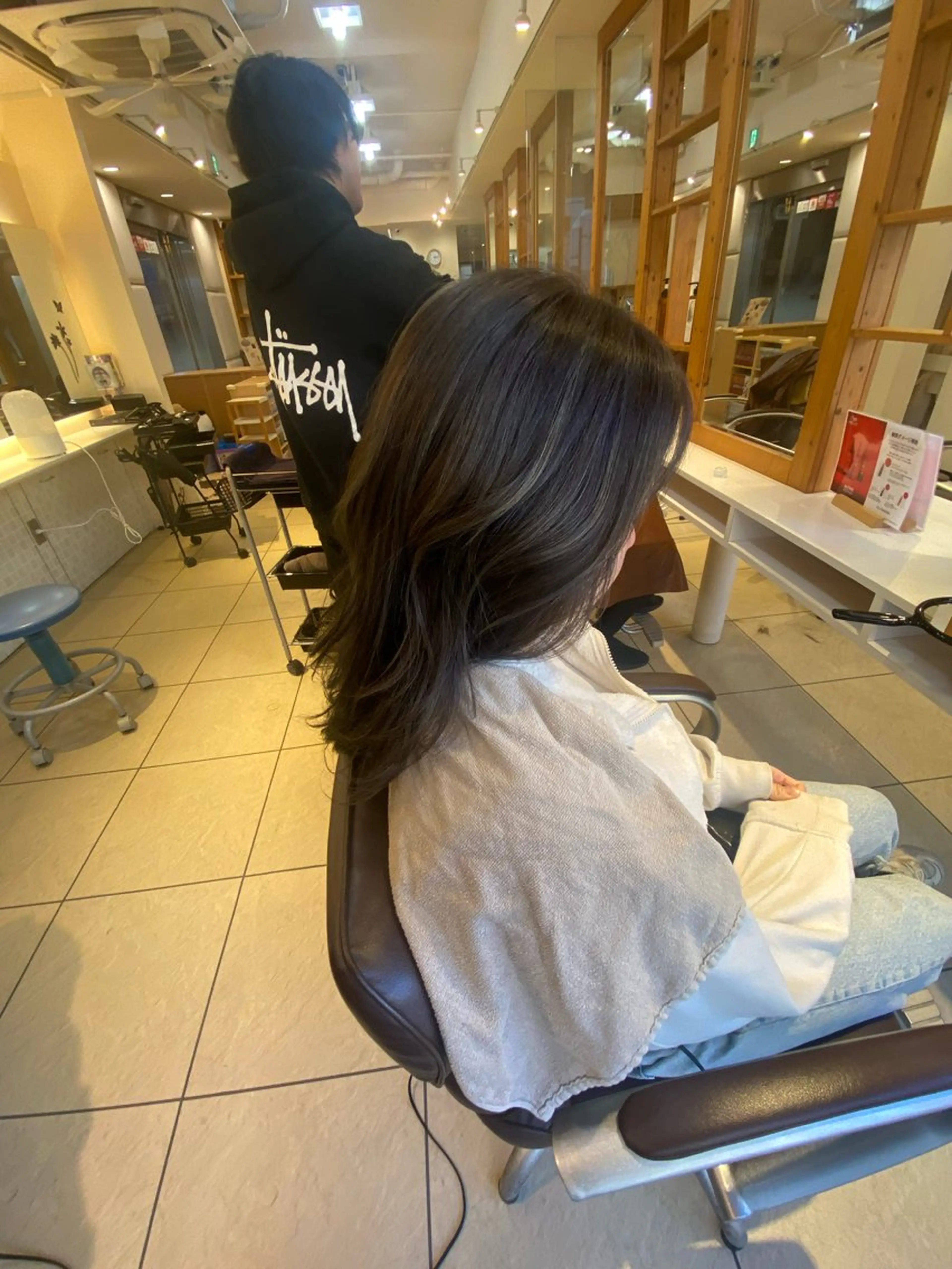 ロング 青山 光のヘアスタイル