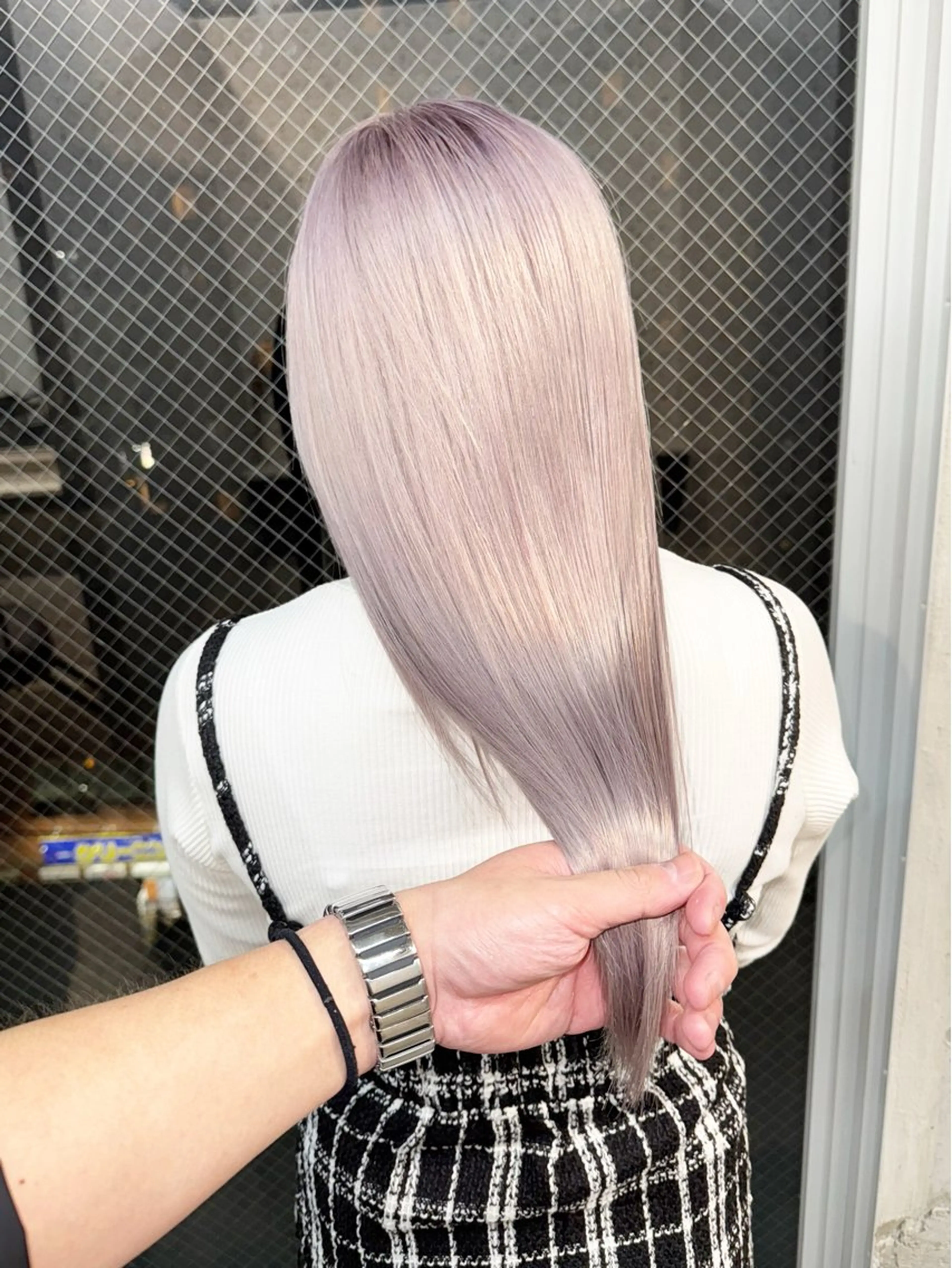 ロング カラー ヘアカラー トリートメント lani ブリーチ /ダブルカラーのヘアスタイル