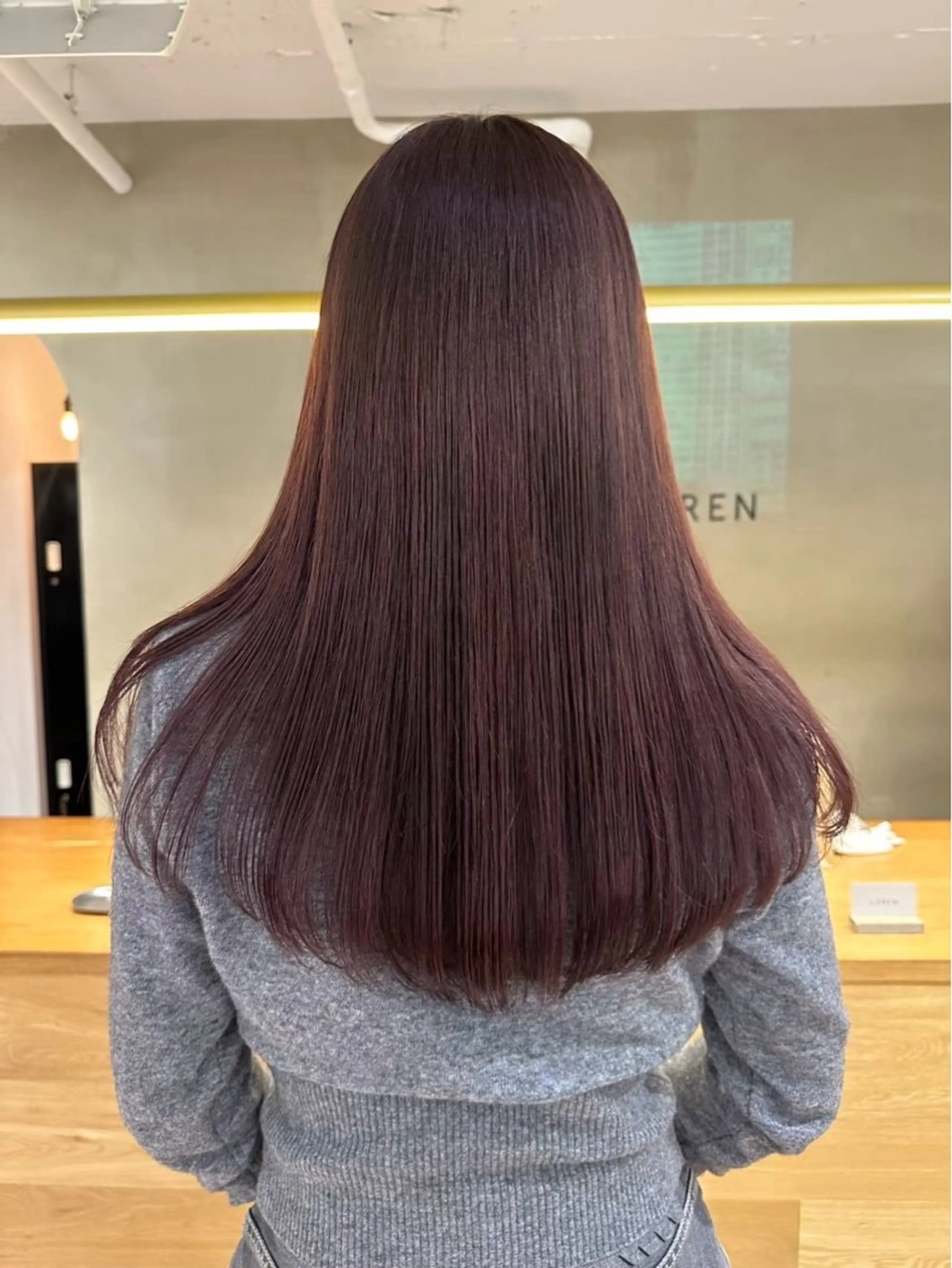 ロング カラー くすみカラー/海外 レイヤー/ ローレンのヘアスタイル