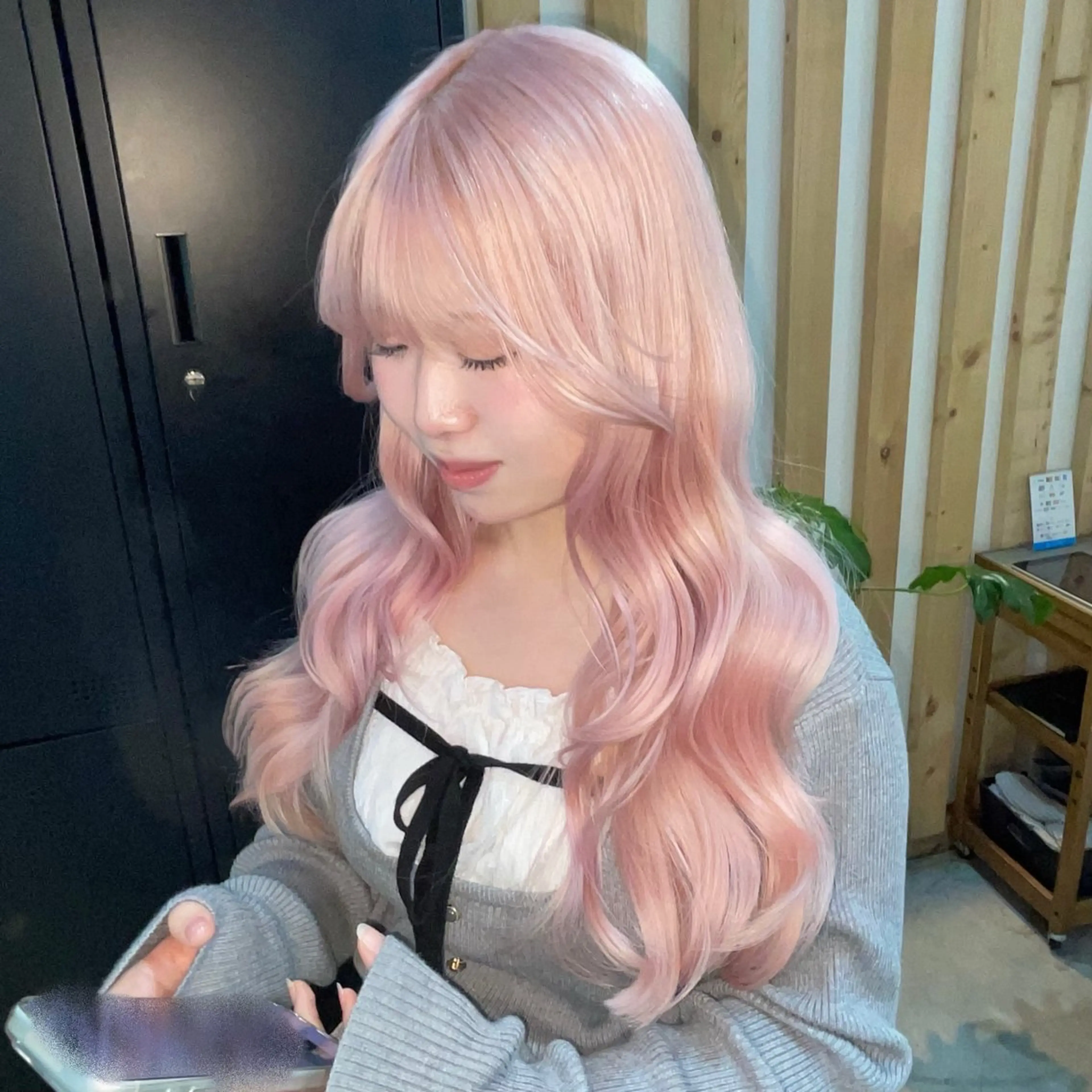 ロング カラー ピンクカラー ホワイトピンク ヘアカラー 💍ダメージ最小限 ブリーチ/ちさと💍のヘアスタイル