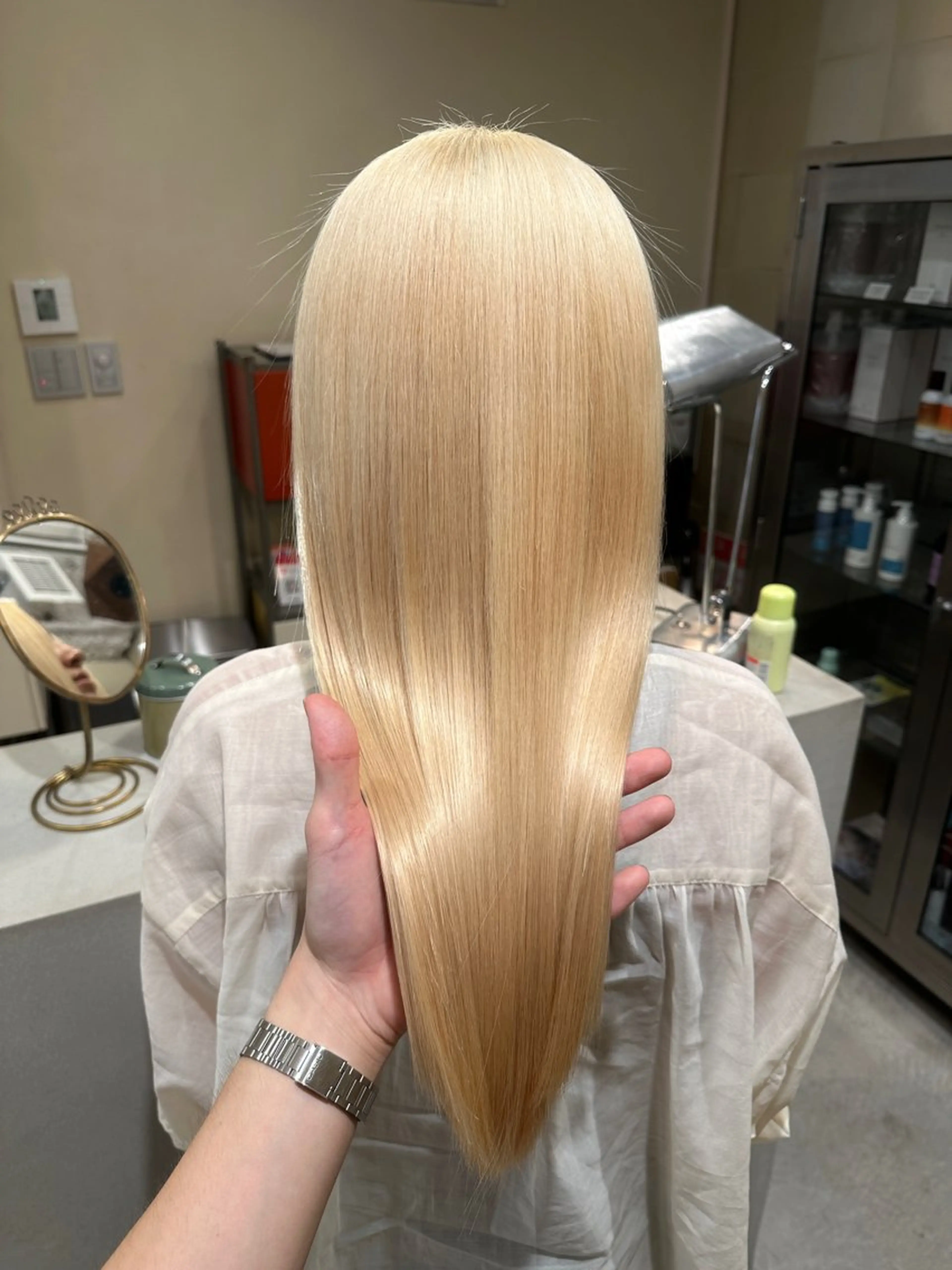 セミロング カラー 抜きっぱなしブロンド ブロンド 梅田/ベージュカラー /ブリーチカラーのヘアスタイル