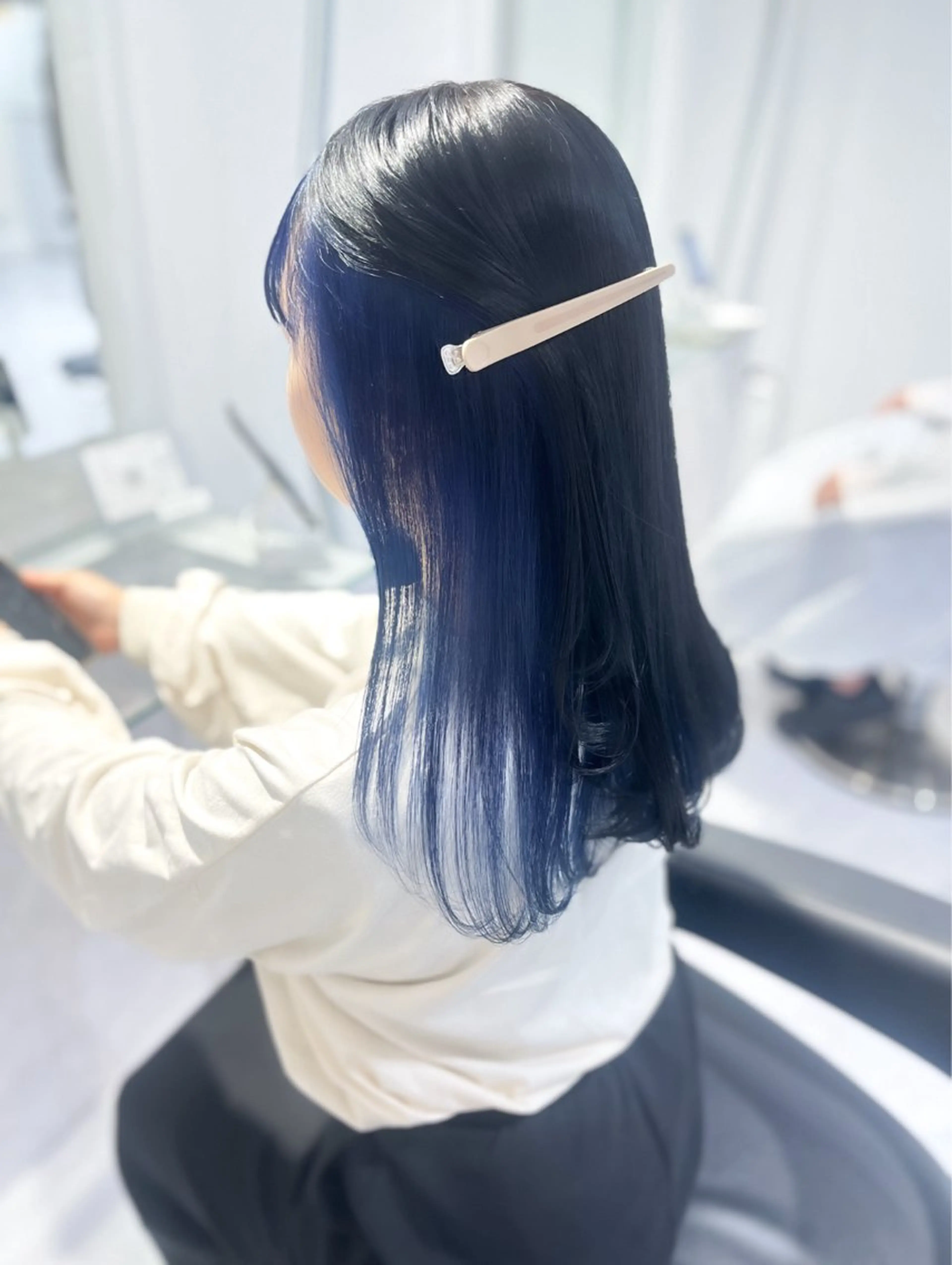 ロング カラー イヤリングカラー インナーカラー ヘアカラー 🫧うる艶トレンド 🫧透明感カラーのヘアスタイル