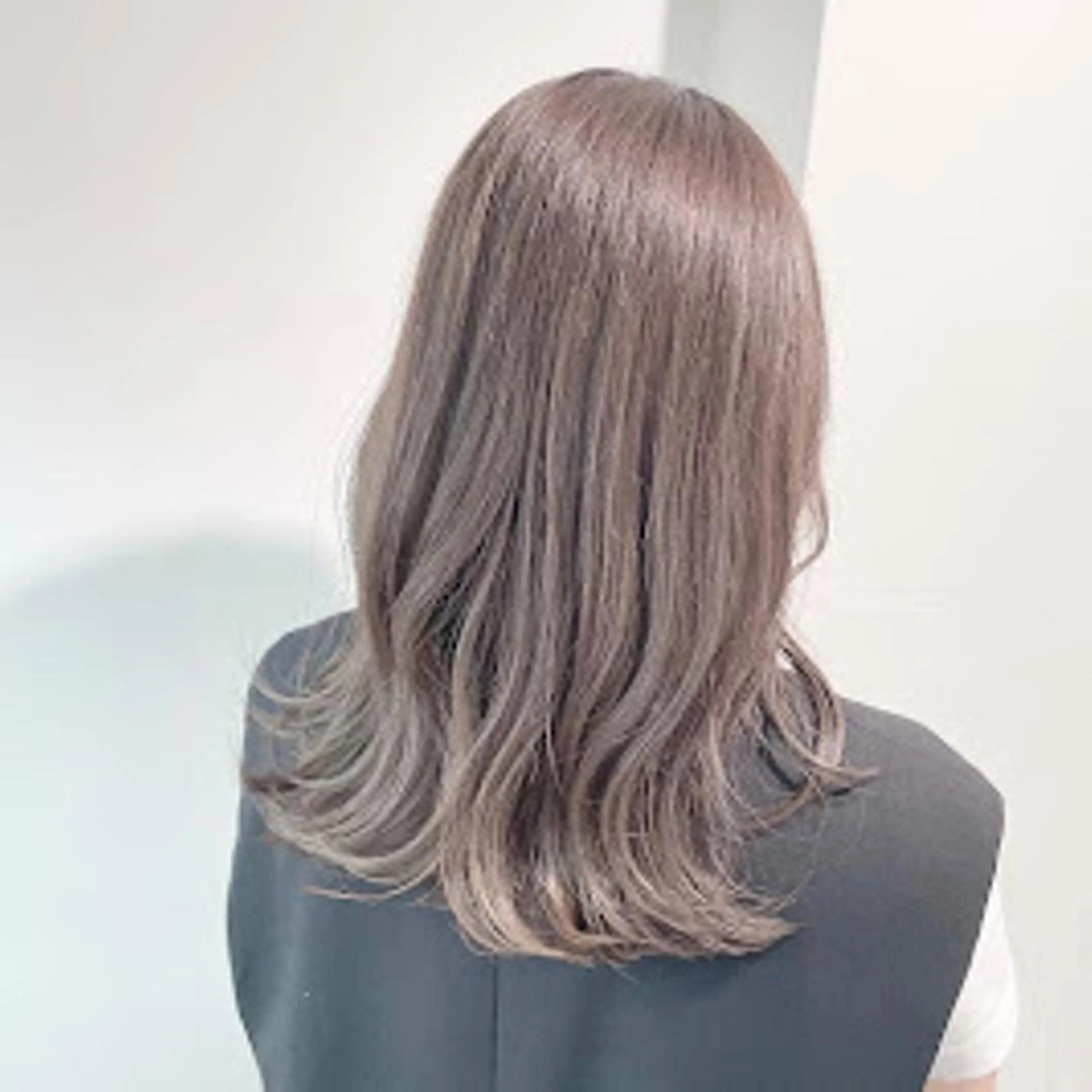 カラー 🪞SHE池袋 Official🪞のヘアスタイル