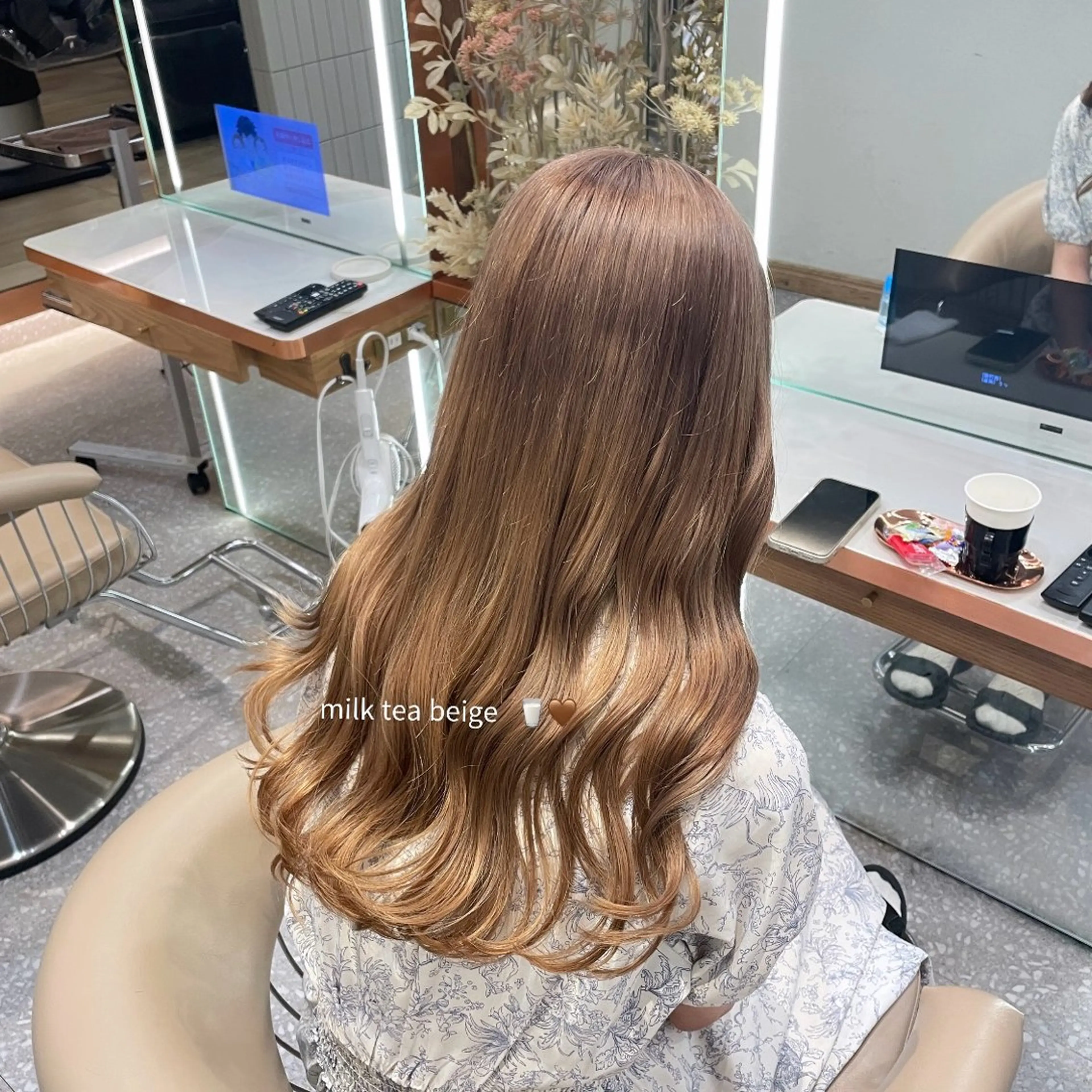 ロング Cloe 梅田店所属・穴吹 涼のヘアスタイル