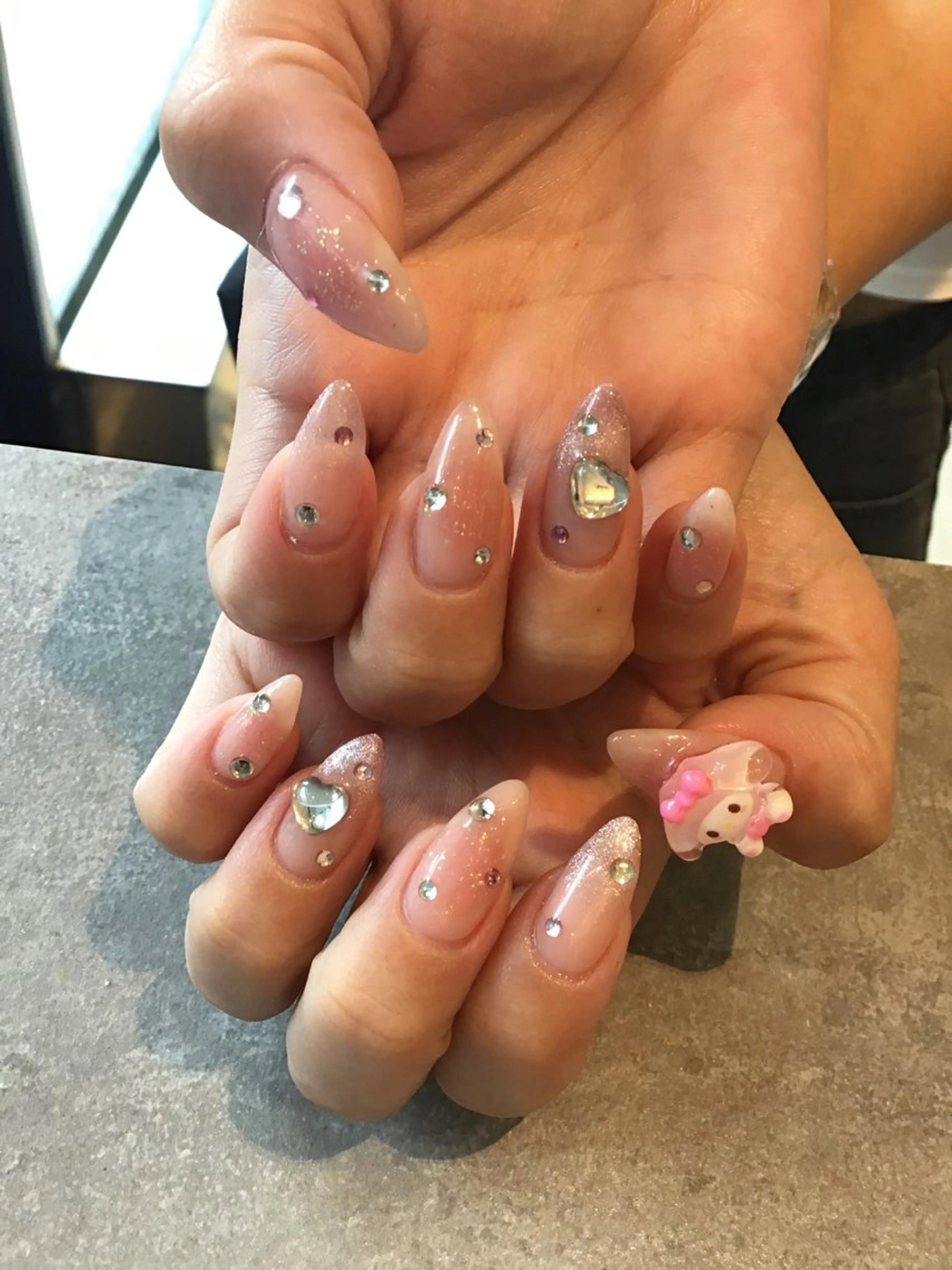 ネイル 持ち込み Nest 岩崎のネイルデザイン