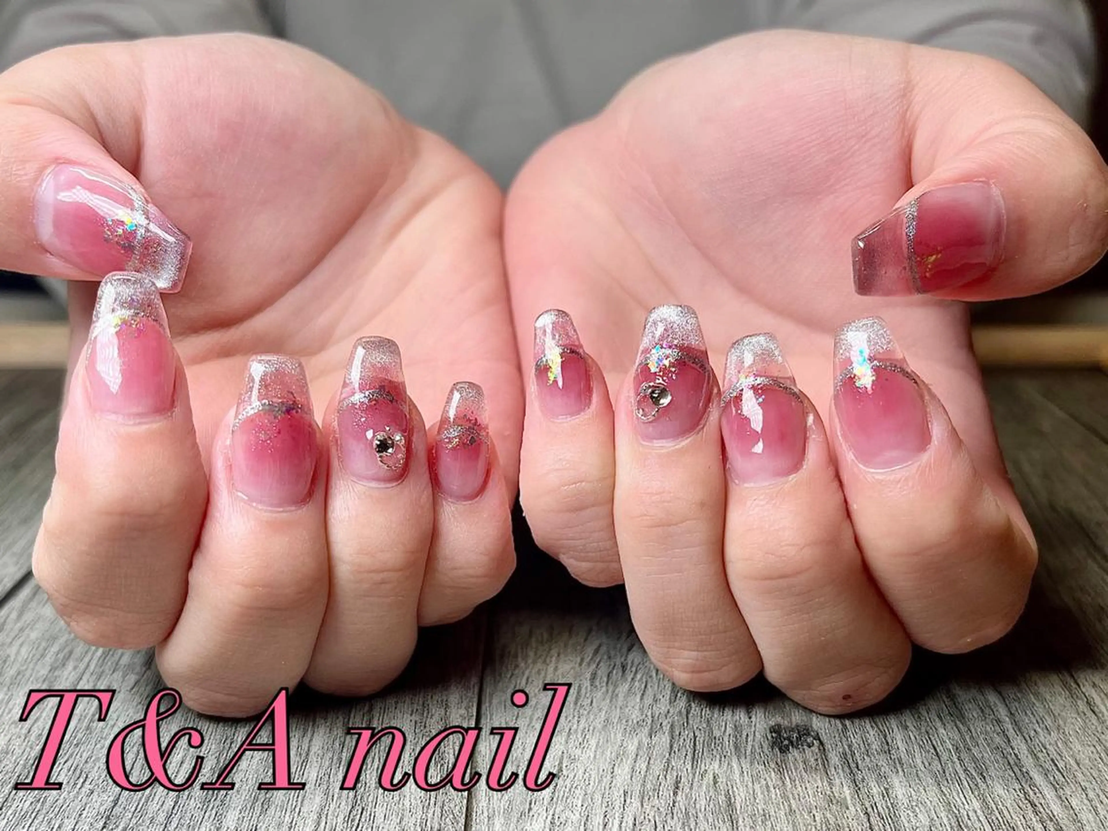 ミディアム ネイル チークネイル 長さ出し フレンチネイル ジェルネイル マグネットネイル T&A nailのネイルデザイン