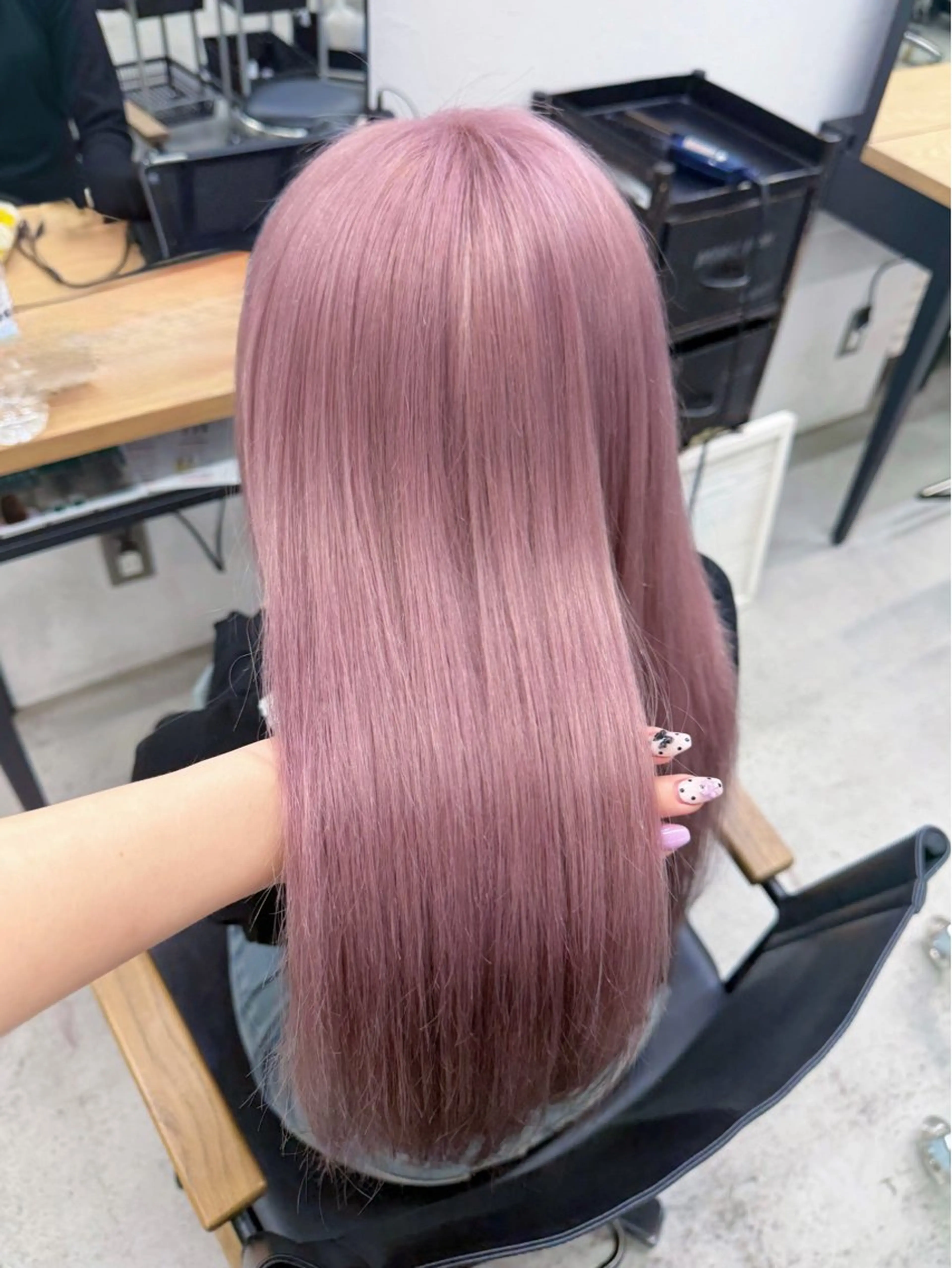 【ピンクにしたい方💖】 ブリーチカラー+うる艶トリートメントの写真