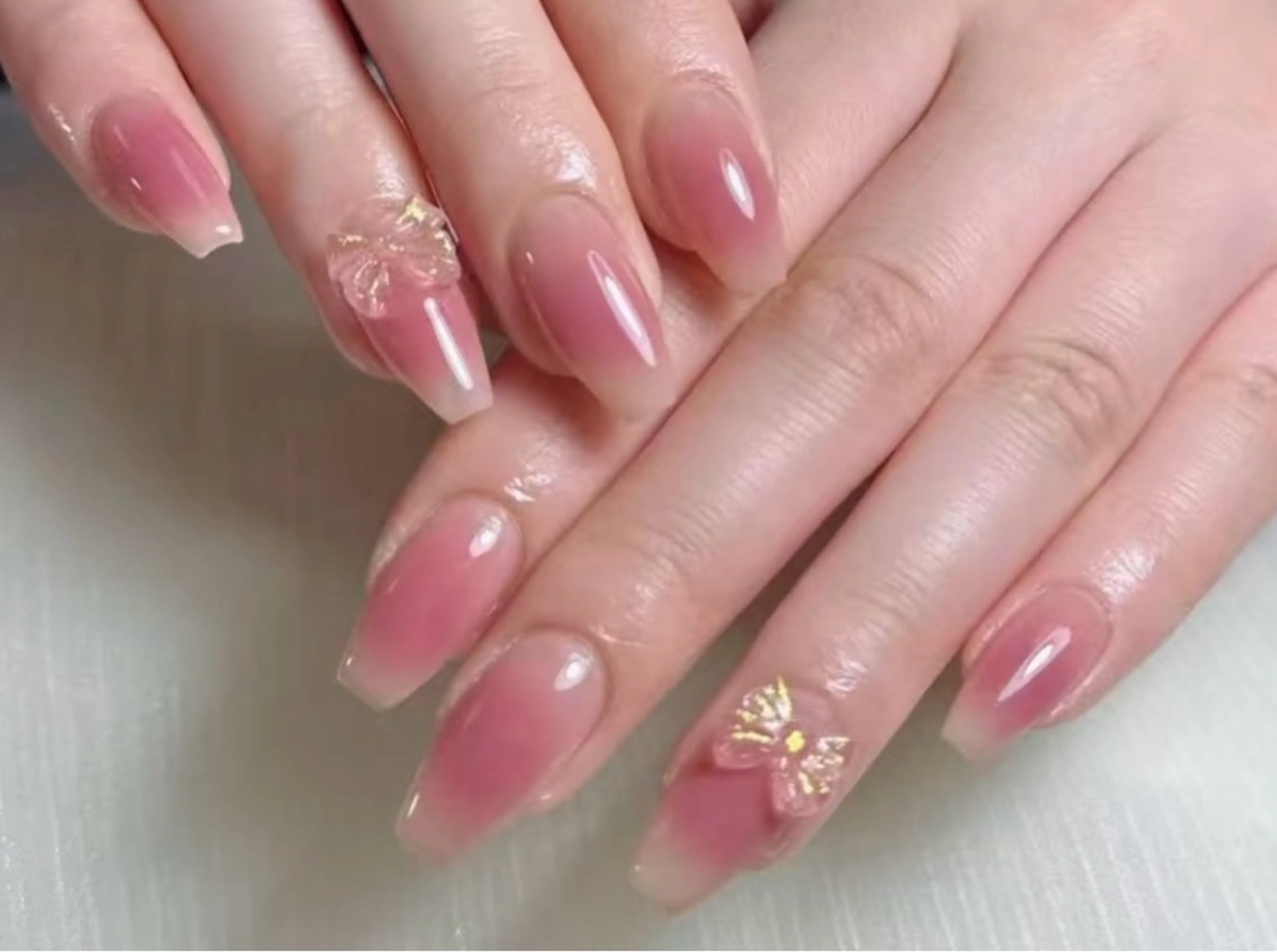 ネイル チークネイル ハンドネイル B·U Nail大宮 長さだし専門店のネイルデザイン