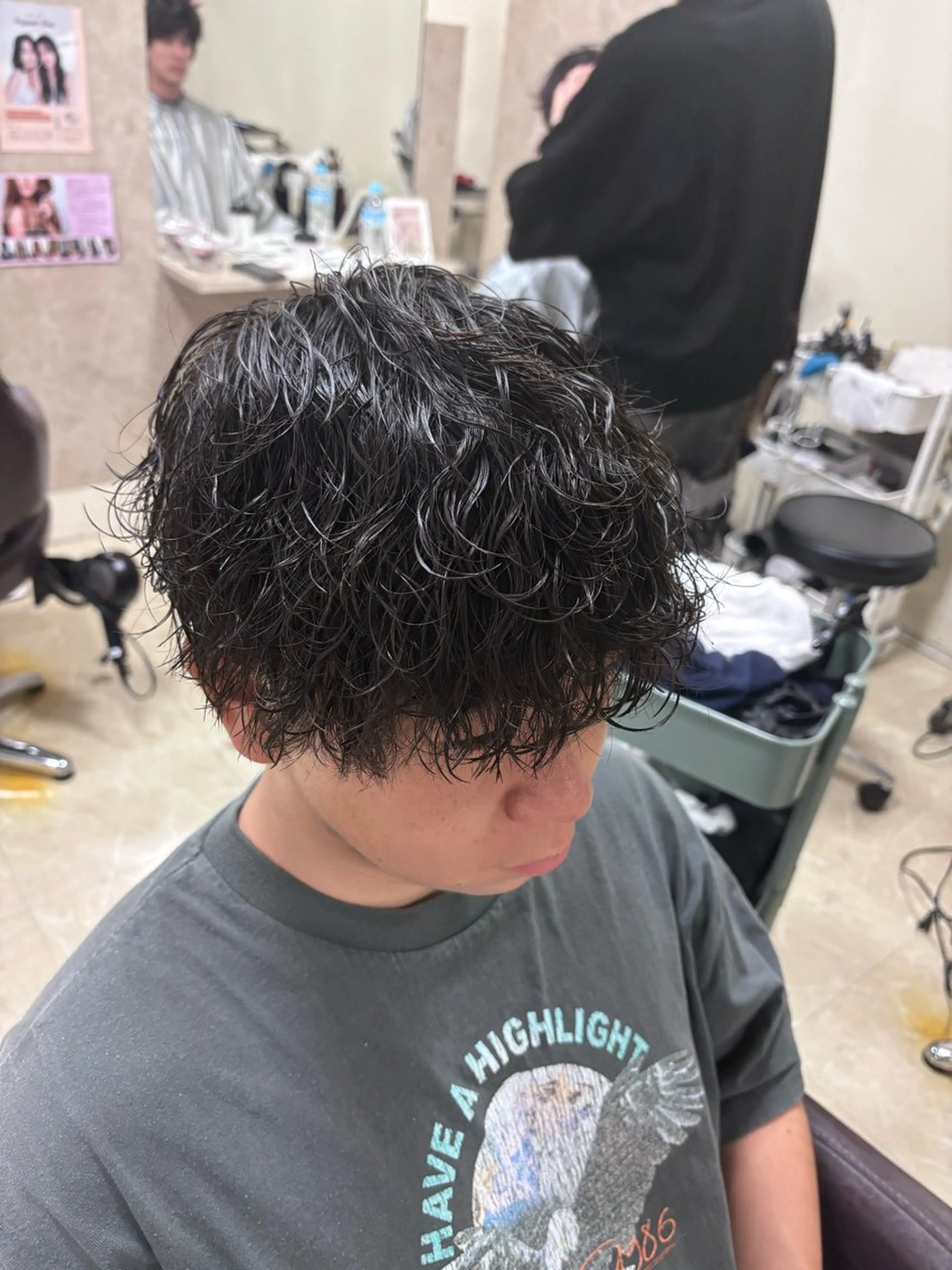 パーマ メンズ 会社で浮かない ビジネスヘア/心斎橋のヘアスタイル