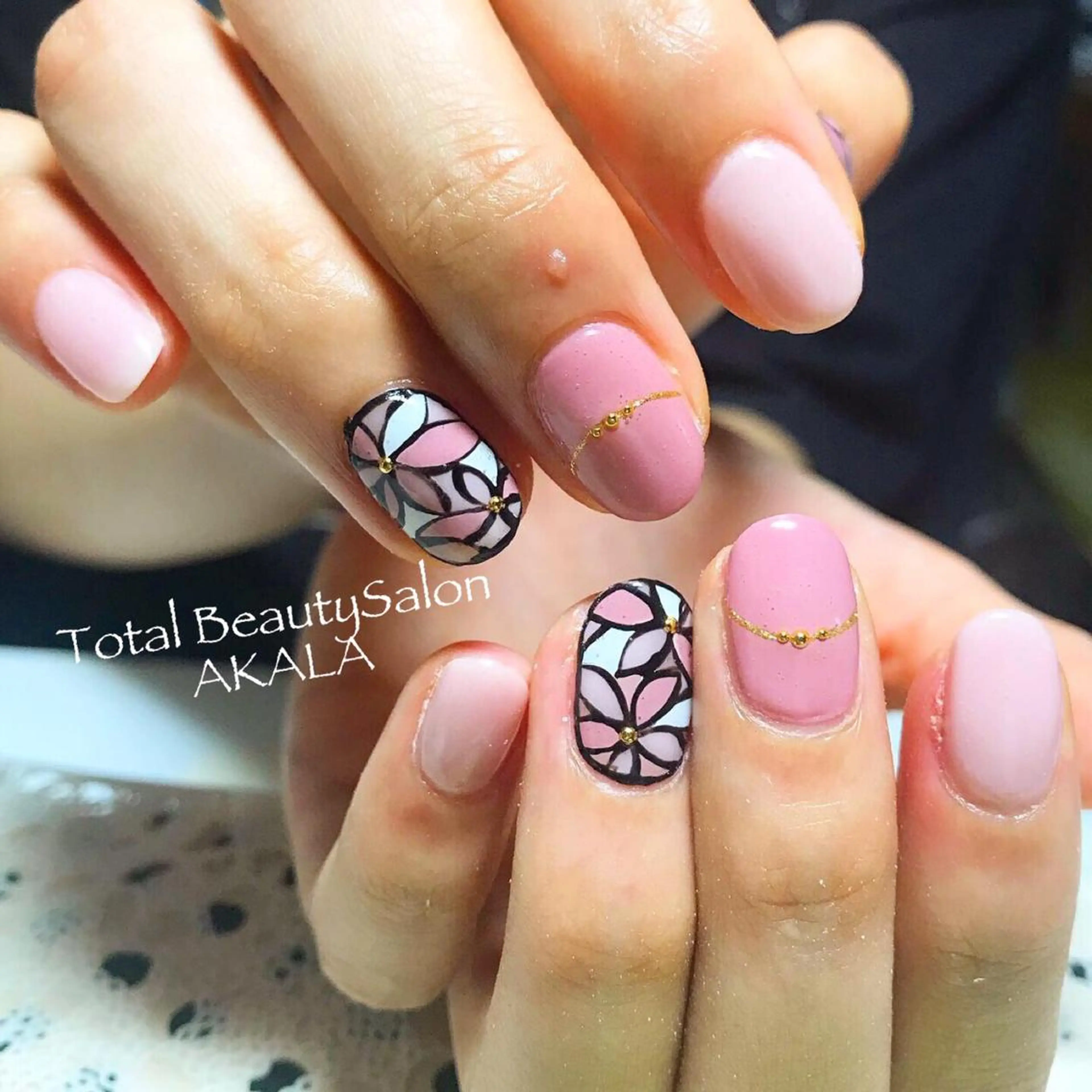 カラー ネイル AKALA エステ リンパマッサージのエステ・リラクイメージ