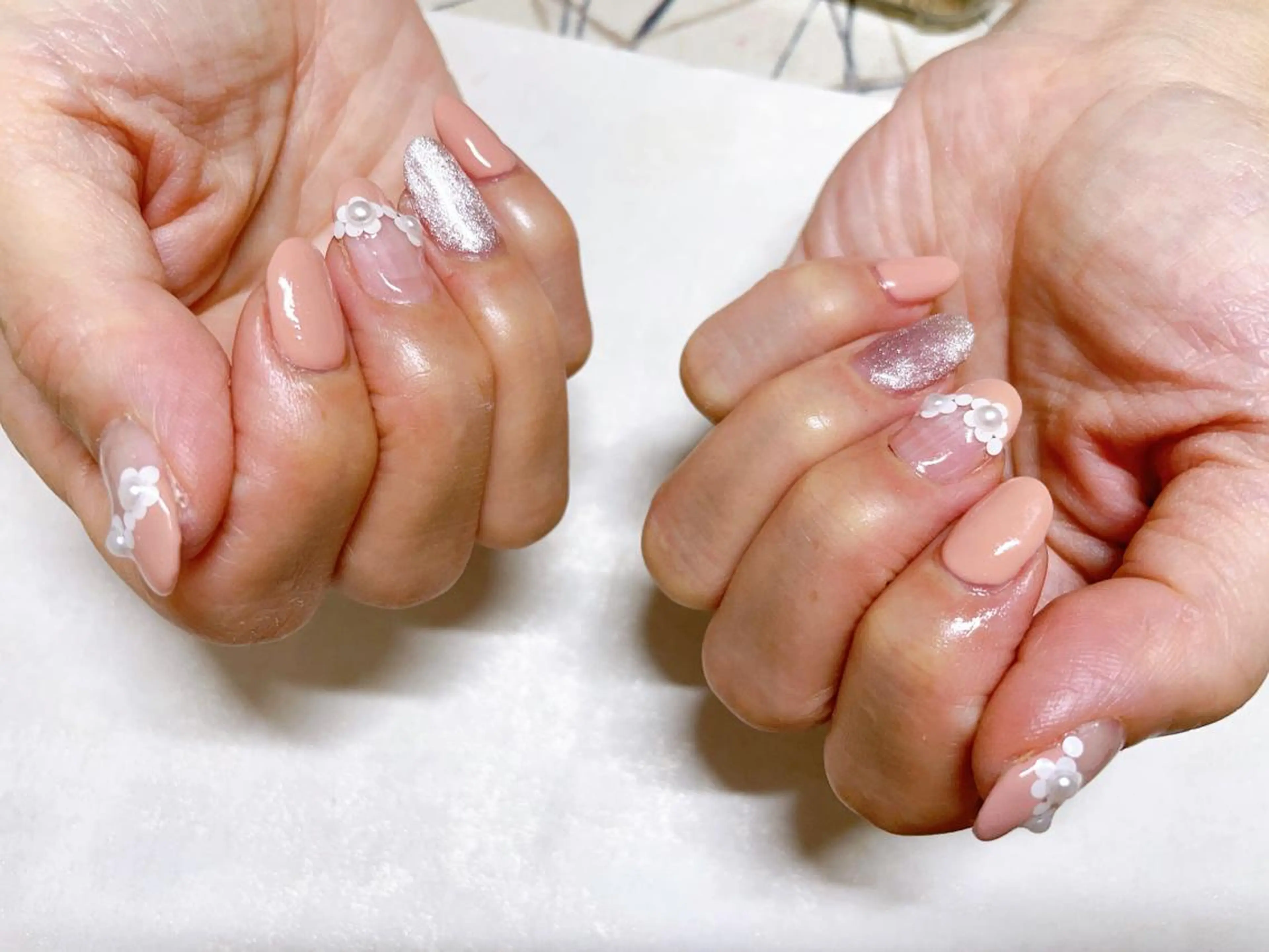 ネイル オーロラネイル フラワーネイル フットネイル フレンチネイル ジェルネイル mogunail &blowのネイルデザイン