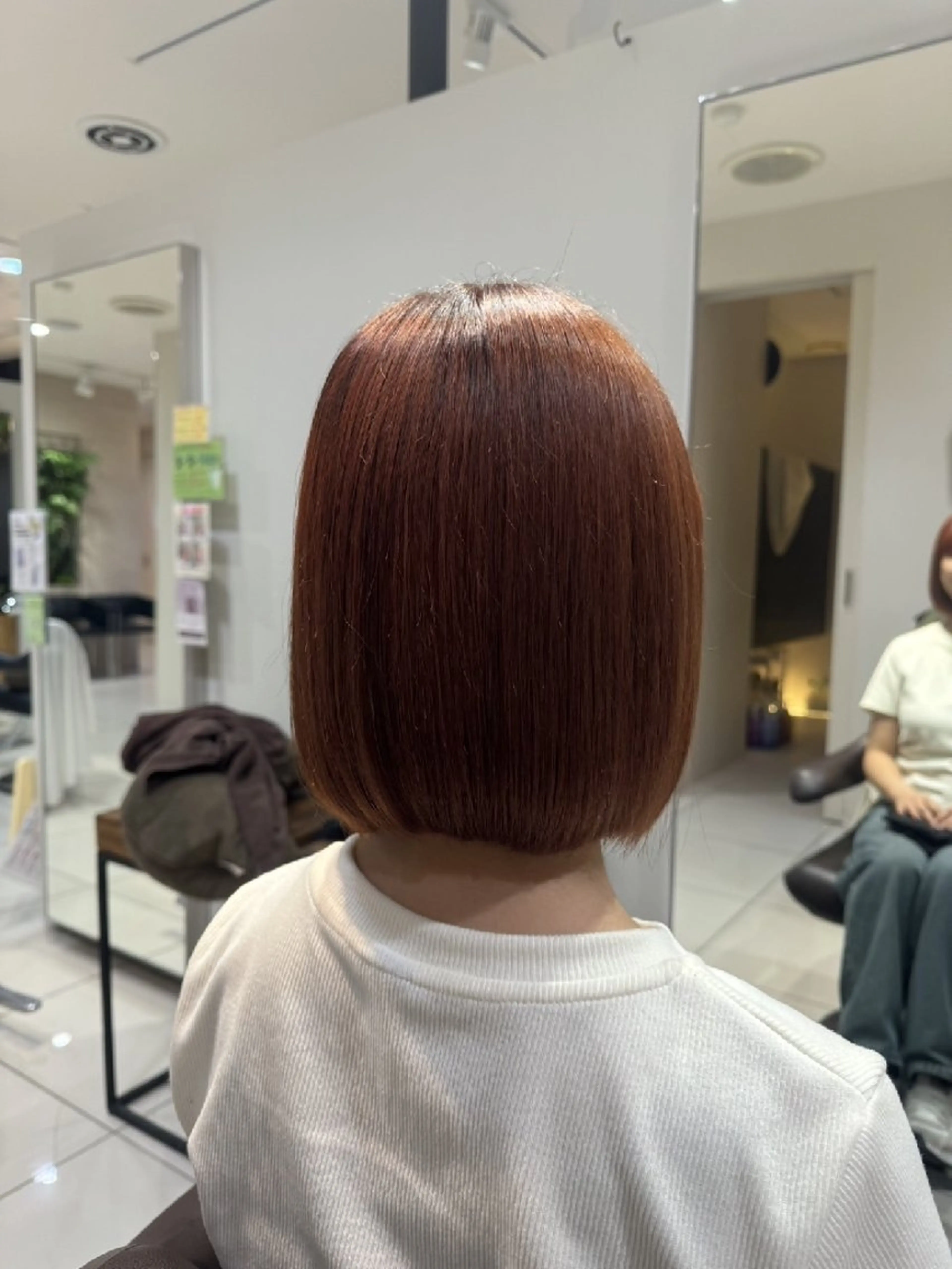 ショート 顔周りカット/お呼ば れヘア/レイヤーのヘアスタイル