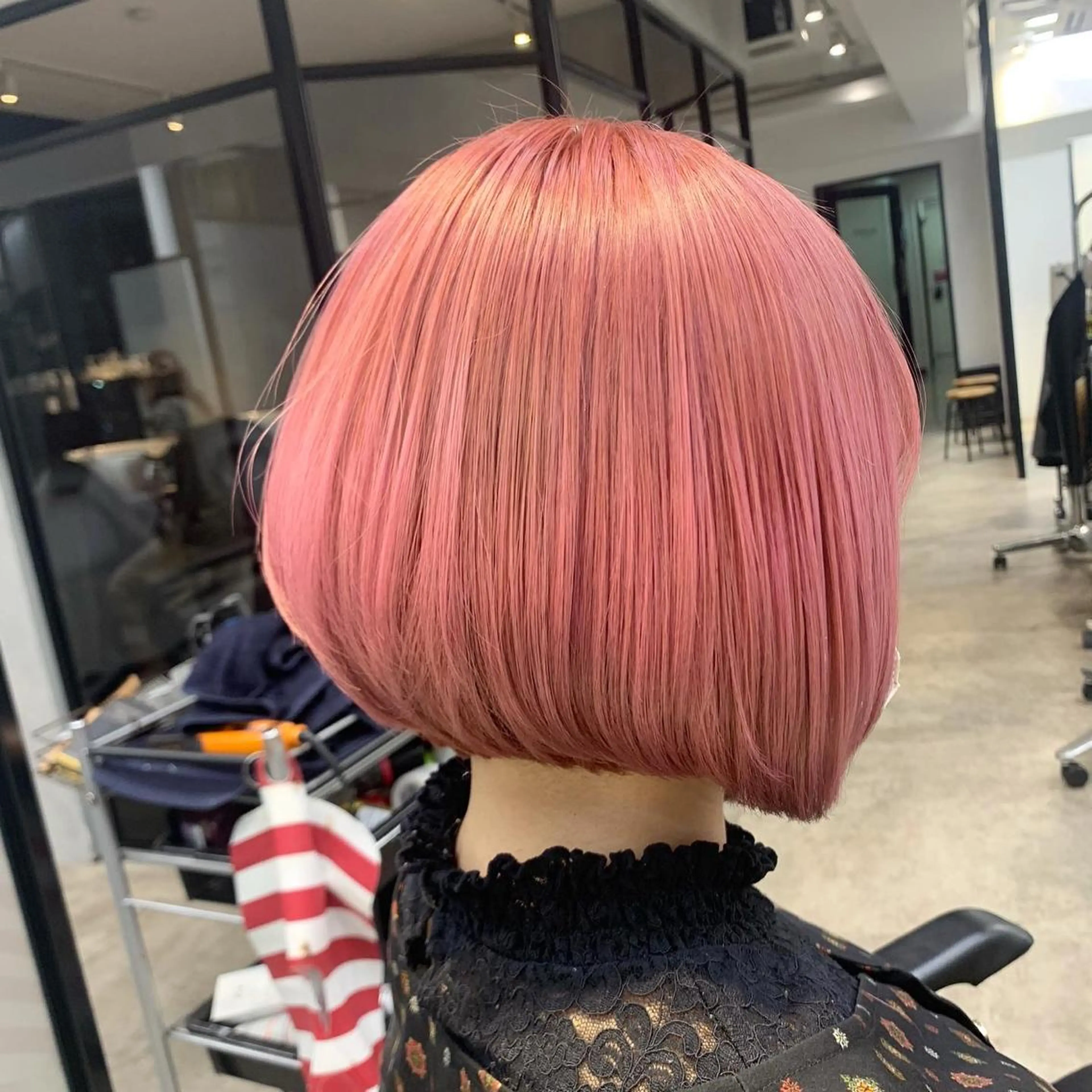 ショート カラー ヘアカラー トリートメント 及川シゲル 髪質改善講師のヘアスタイル