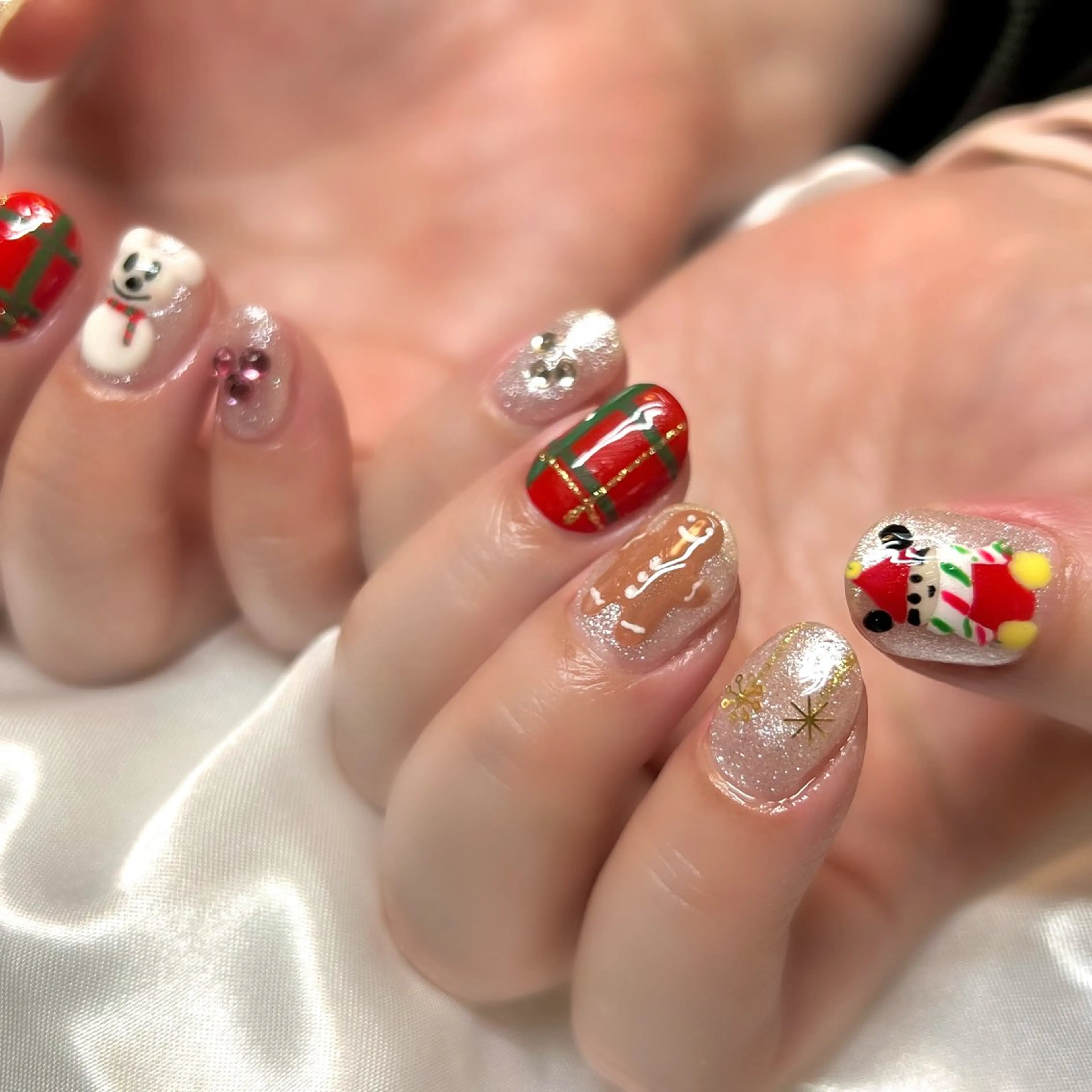 ネイル アートネイル オーロラネイル ジェルネイル 韓国ネイル ロングネイル ハンドネイル clover nailのネイルデザイン