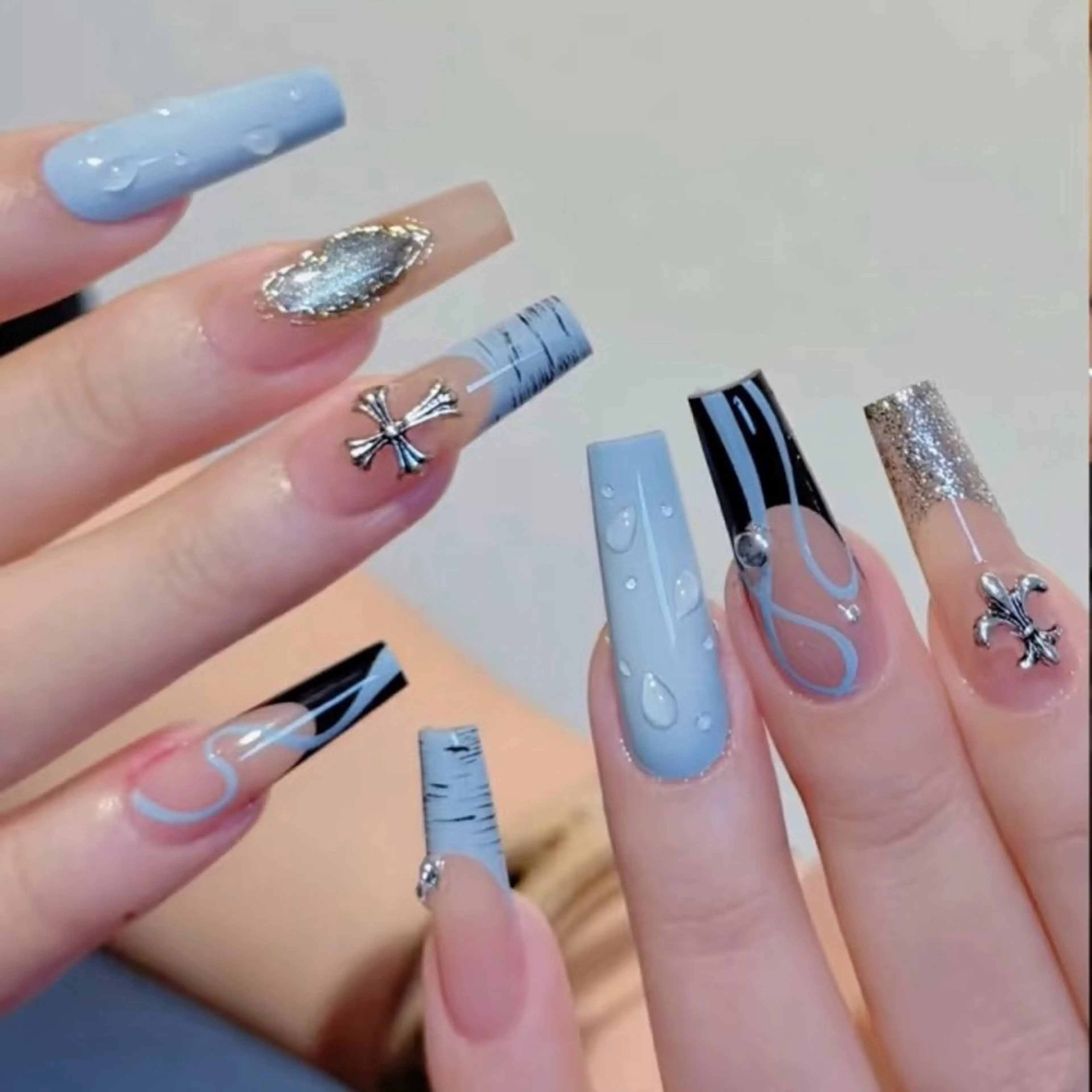 ネイル Mika Nails 心斎橋のネイルデザイン