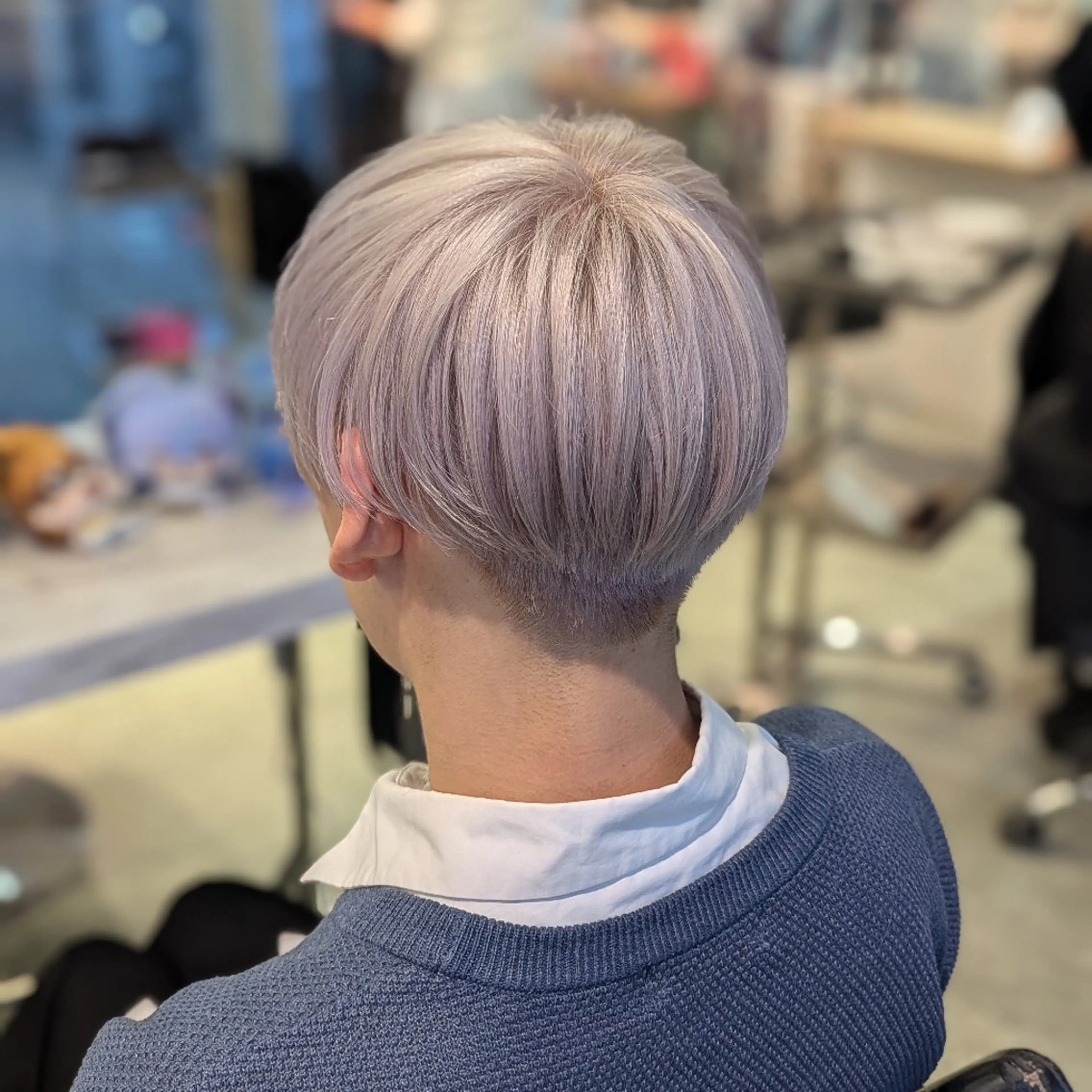 カラー ショート ブリーチ ケアブリーチ ラベンダーカラー シルバー ホワイトシルバー ヘアカラー 推しカラー🦉にじさ んじカラー🌈🕒✨のヘアスタイル