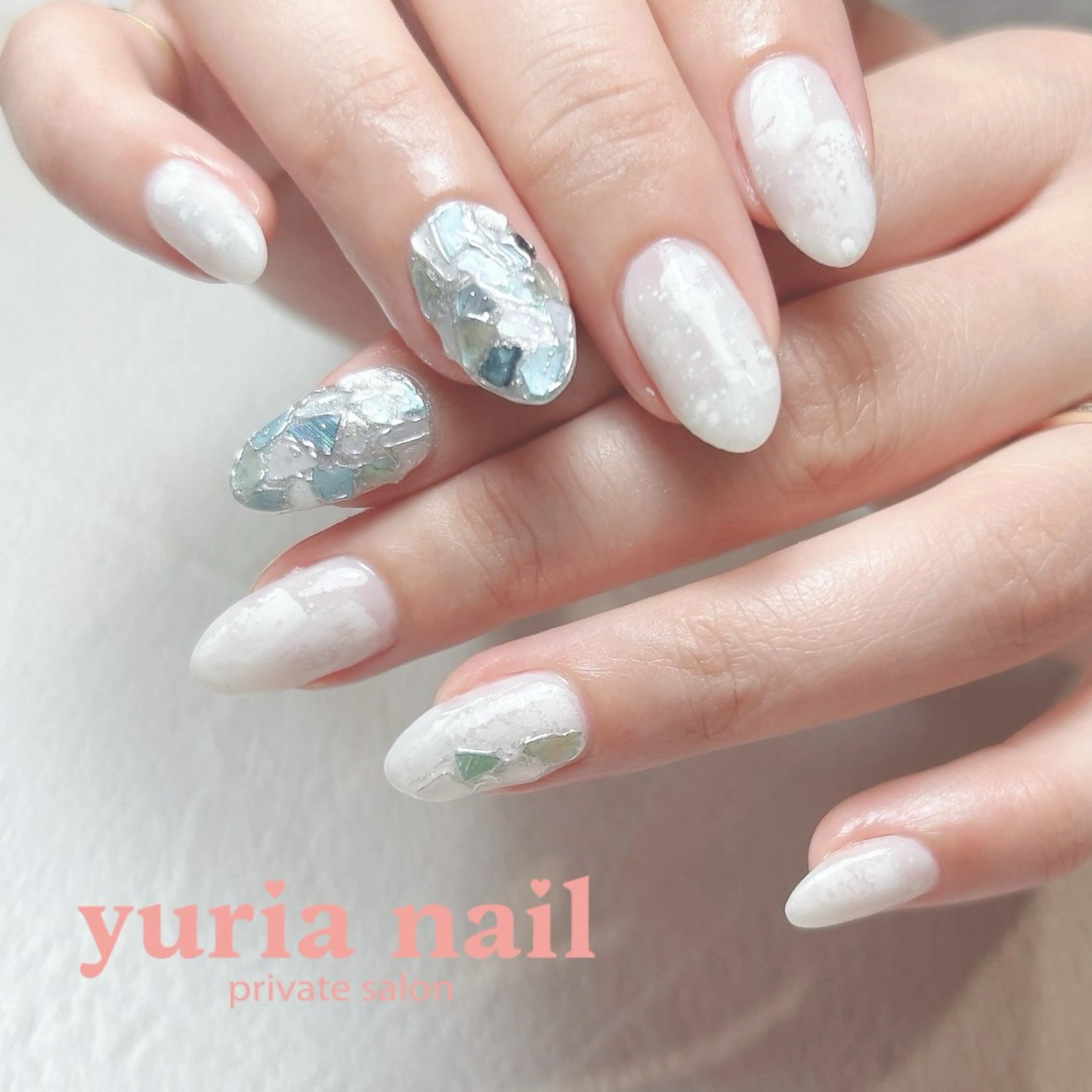 ネイル ブルー ジェルネイル ニュアンスネイル ホワイト ハンドネイル 小林 ゆりあのネイルデザイン