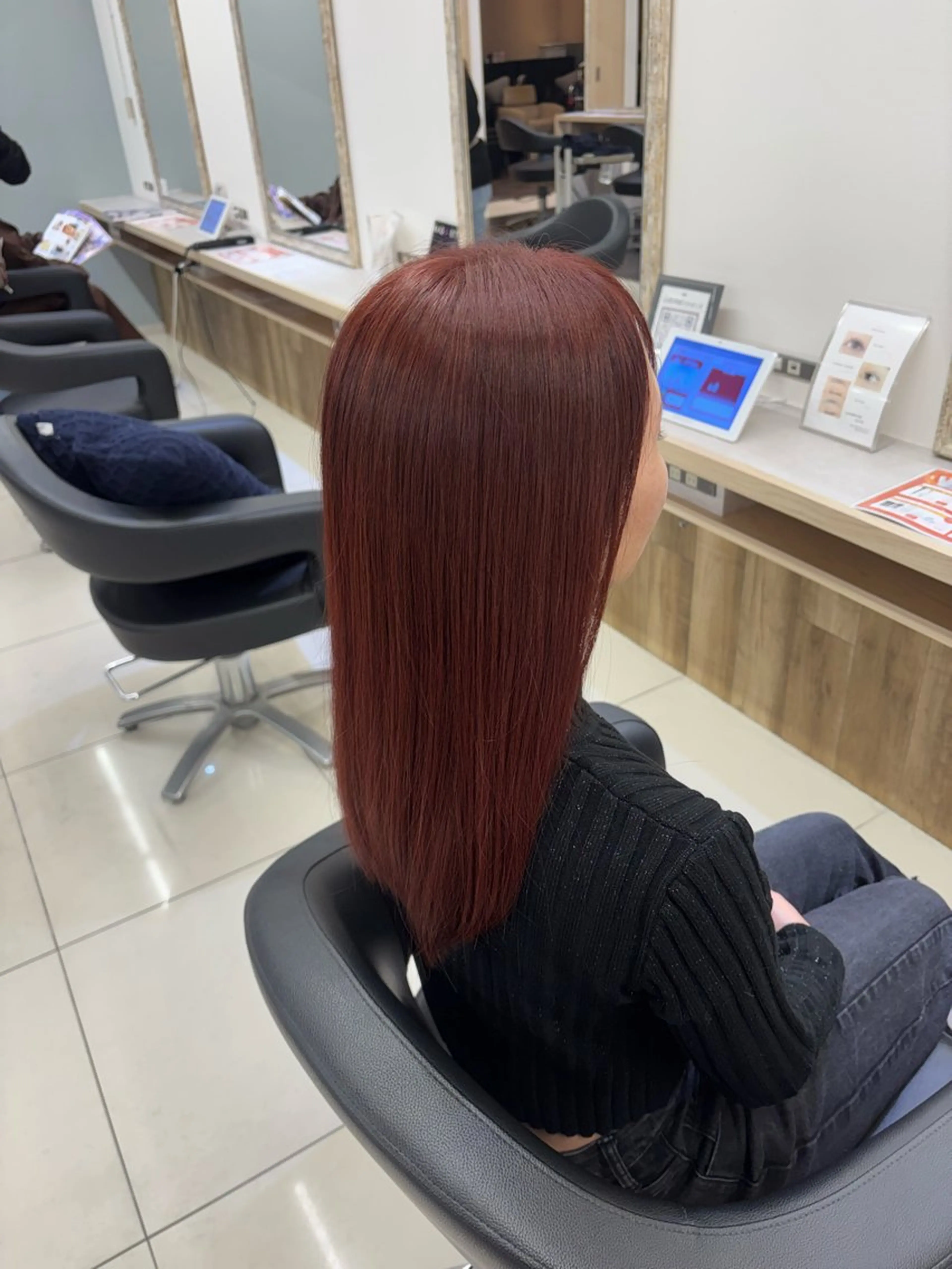 カラー 梶山 愛夢のヘアスタイル