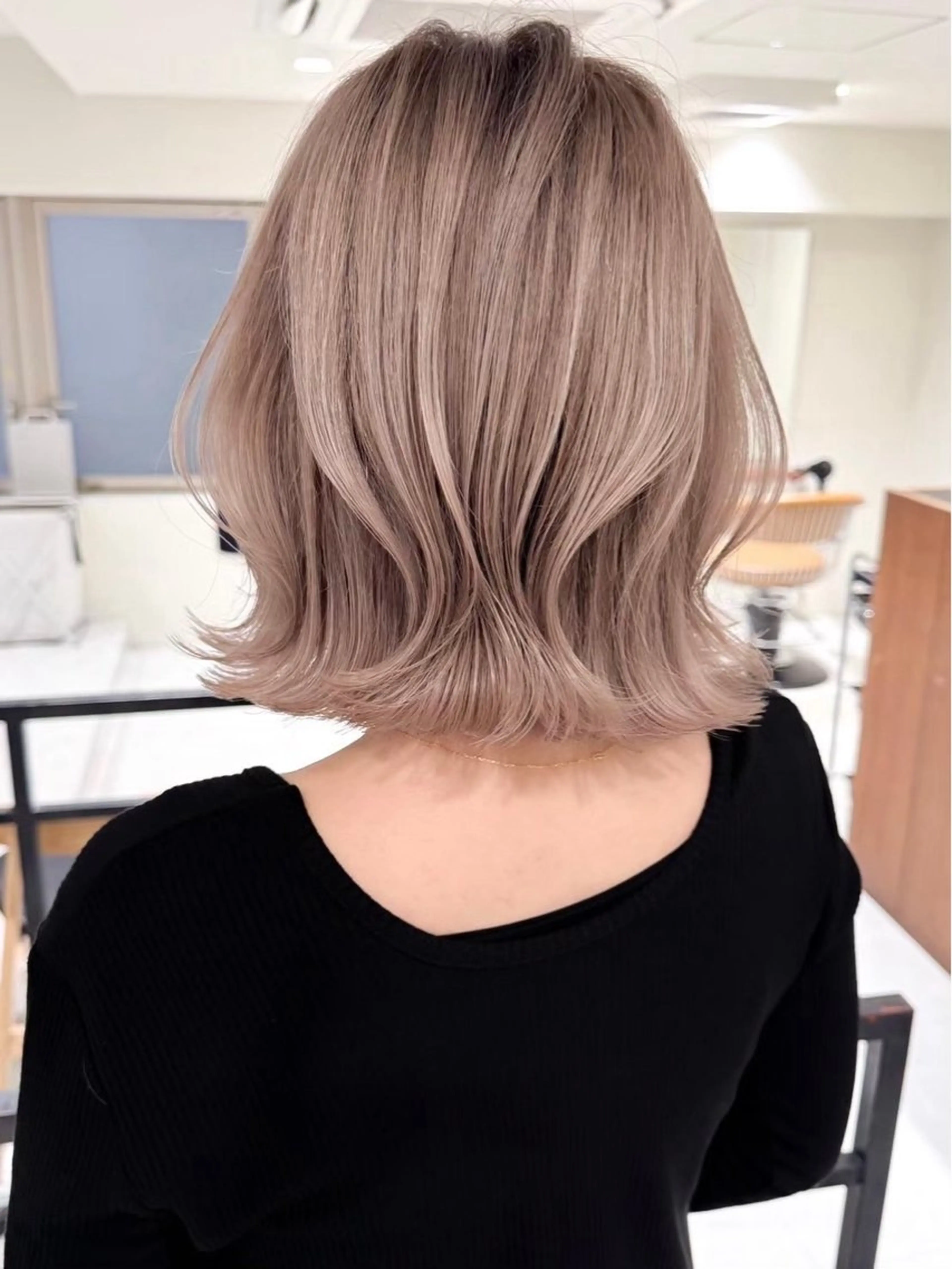 ミディアム ショートボブ ボブ 髪質改善 レイヤーカット トリートメント 市毛 結菜のヘアスタイル