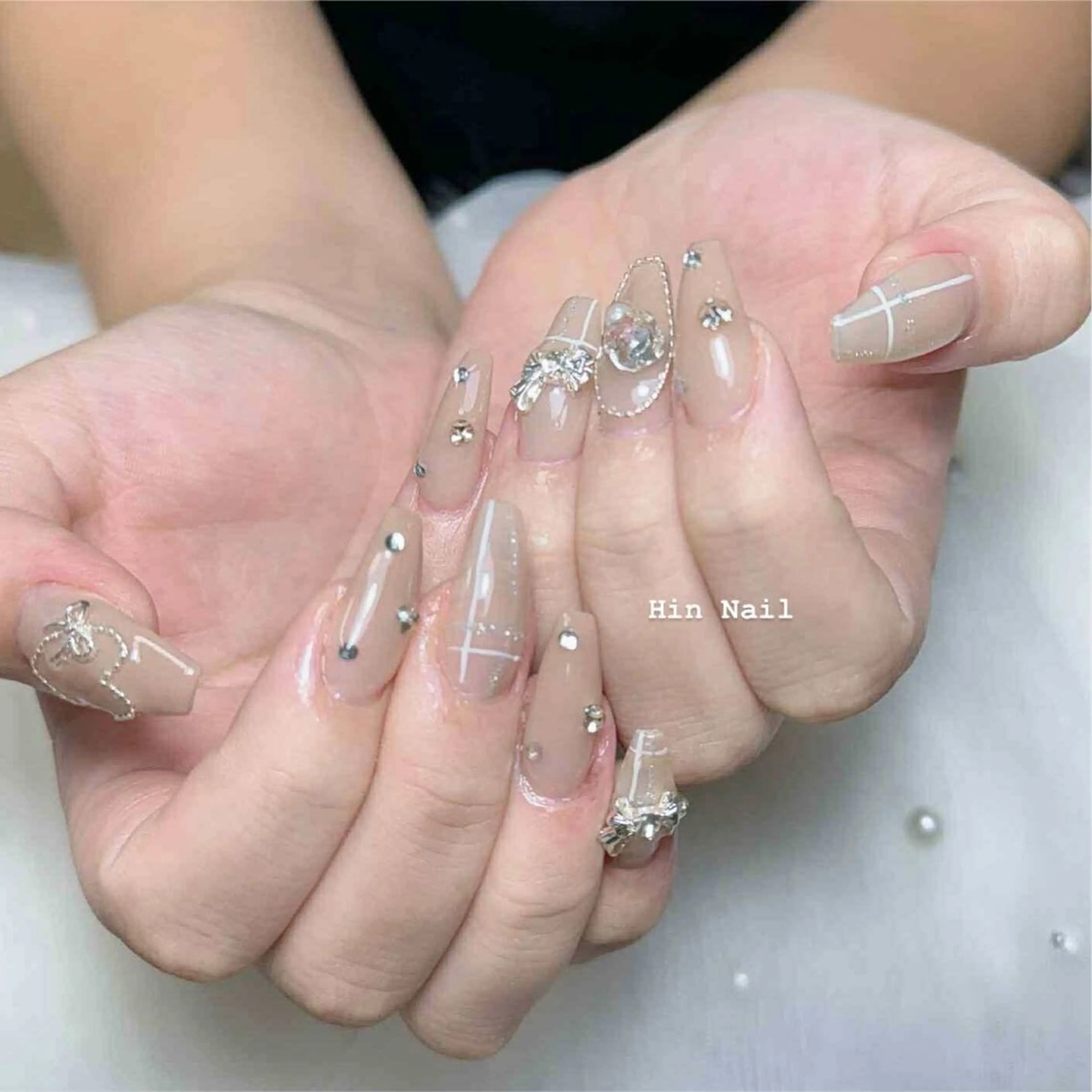 ネイル ハンドネイル Hin Nailsのネイルデザイン