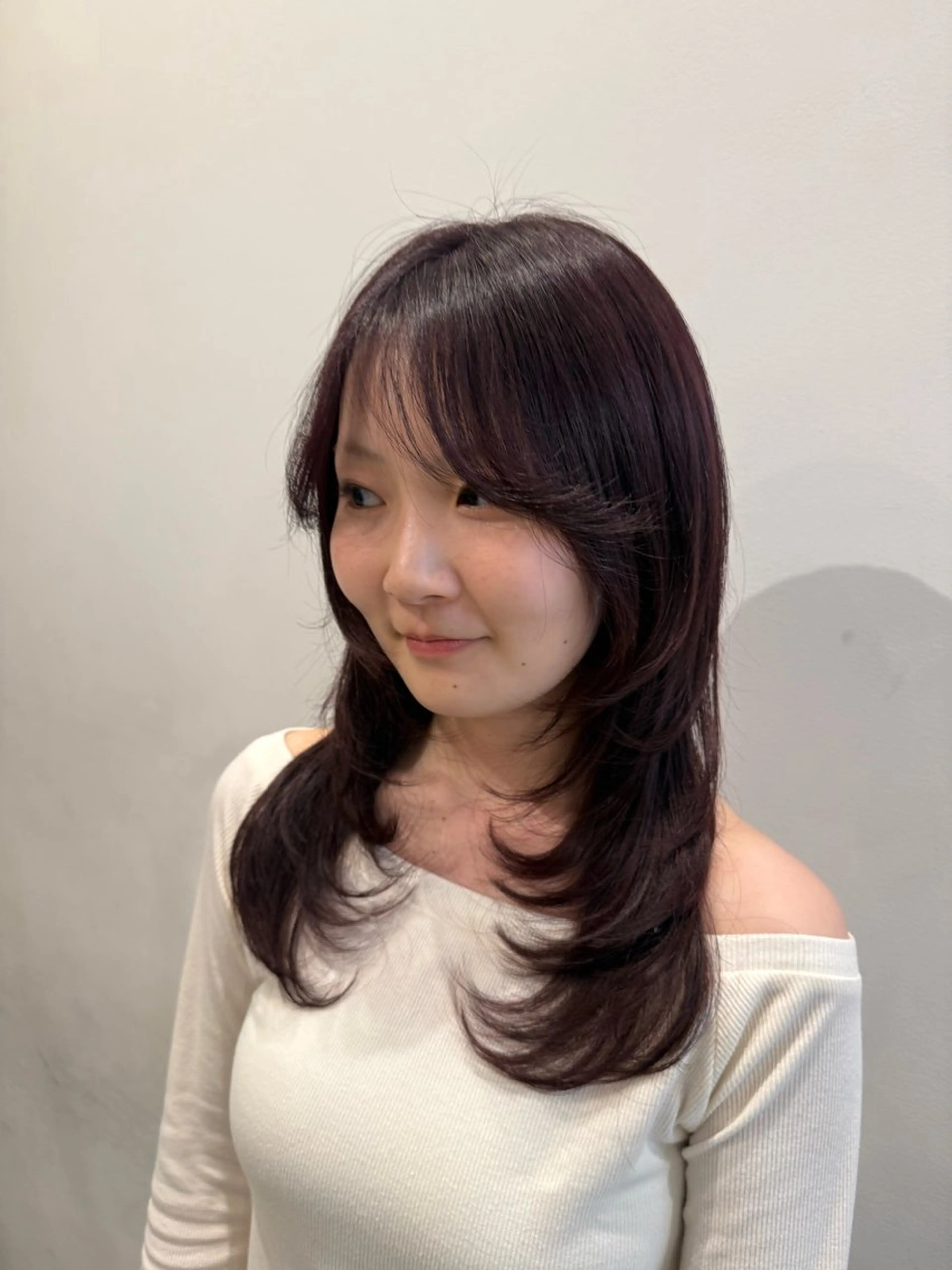 ロング マアヤ/ハイトーン /ハイレイヤーのヘアスタイル